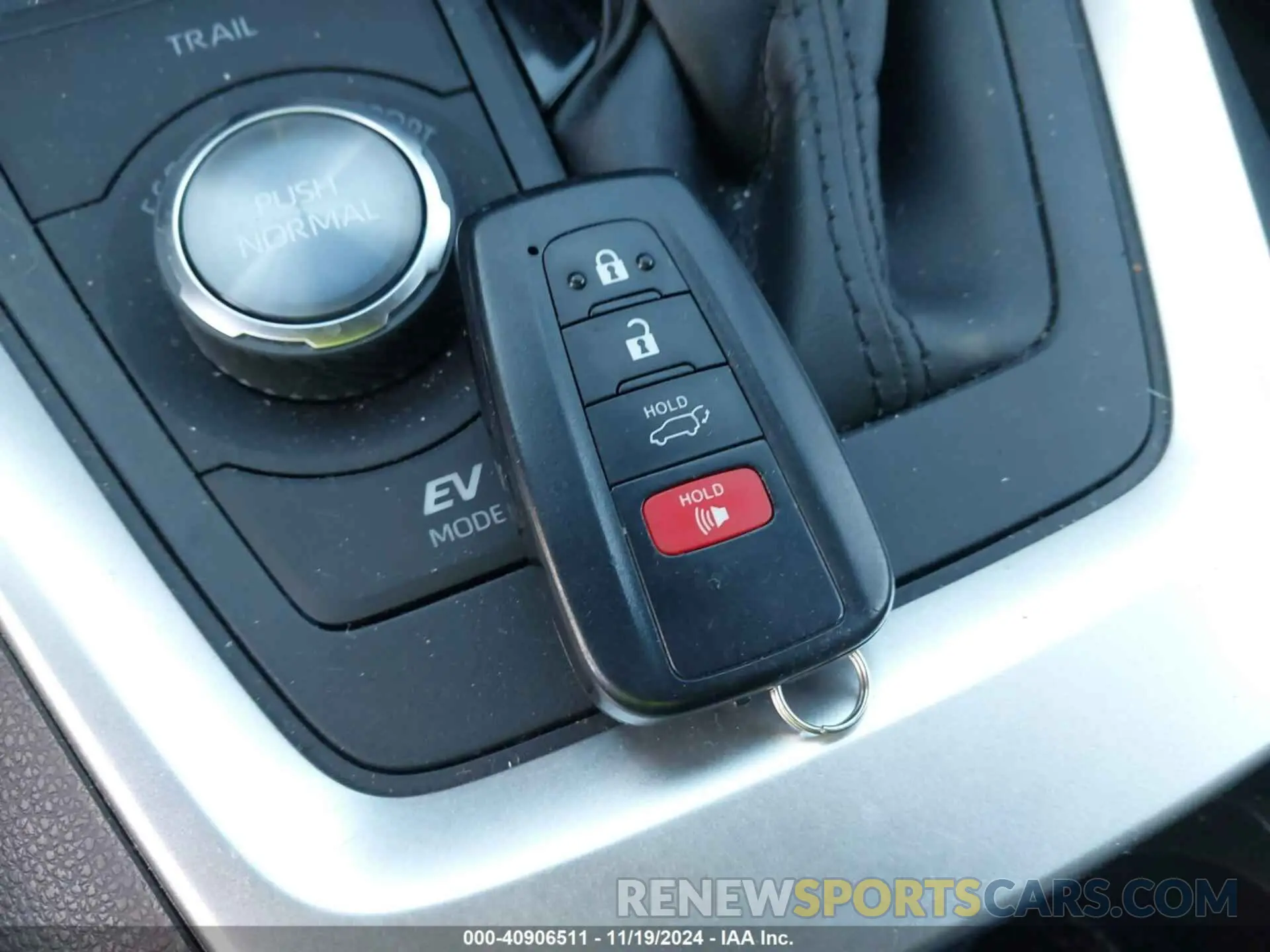 11 Photograph of a damaged car JTME6RFV4NJ019518 TOYOTA RAV4 HYBRID 2022