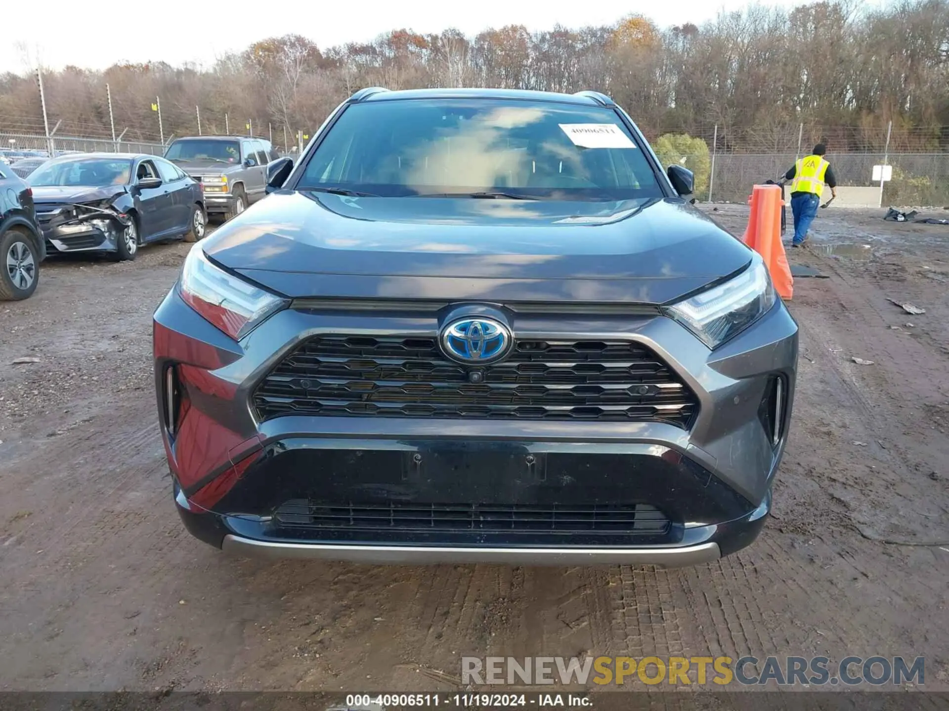 12 Photograph of a damaged car JTME6RFV4NJ019518 TOYOTA RAV4 HYBRID 2022