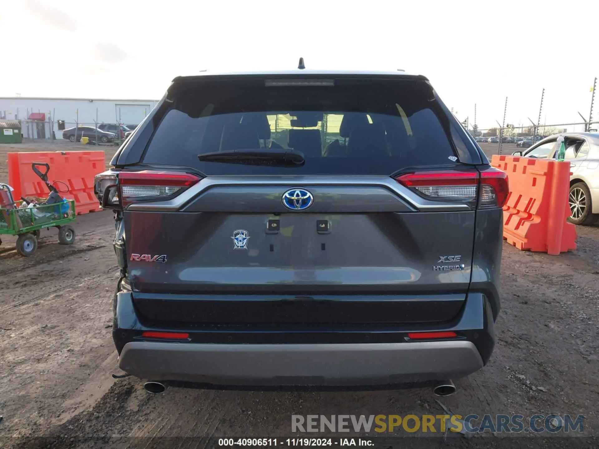 16 Photograph of a damaged car JTME6RFV4NJ019518 TOYOTA RAV4 HYBRID 2022