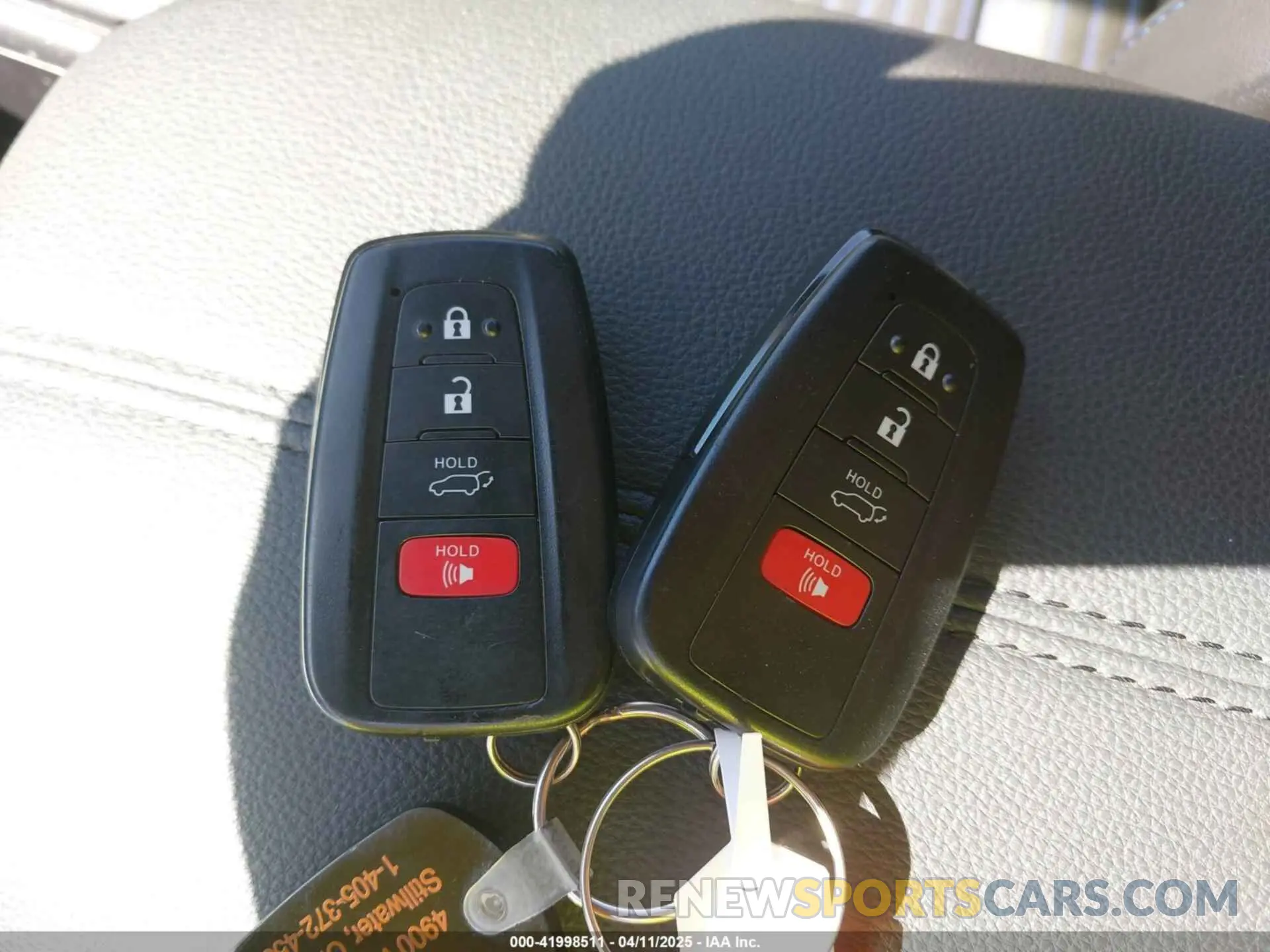 11 Photograph of a damaged car JTME6RFV5ND527043 TOYOTA RAV4 HYBRID 2022