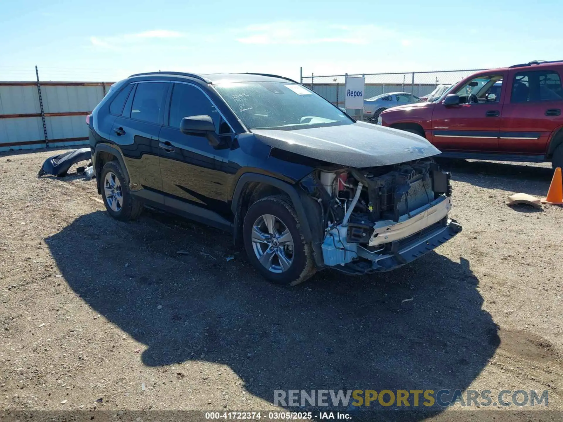 1 Фотография поврежденного автомобиля JTMLWRFV5ND144243 TOYOTA RAV4 HYBRID 2022