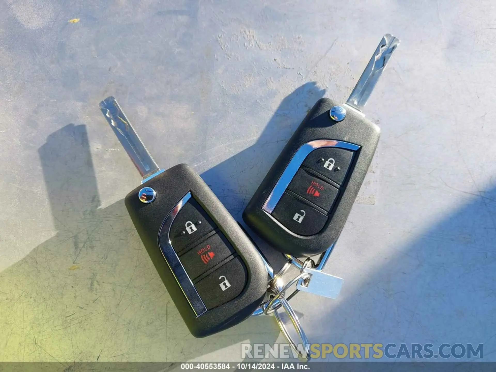 11 Photograph of a damaged car JTMLWRFV8ND147718 TOYOTA RAV4 HYBRID 2022