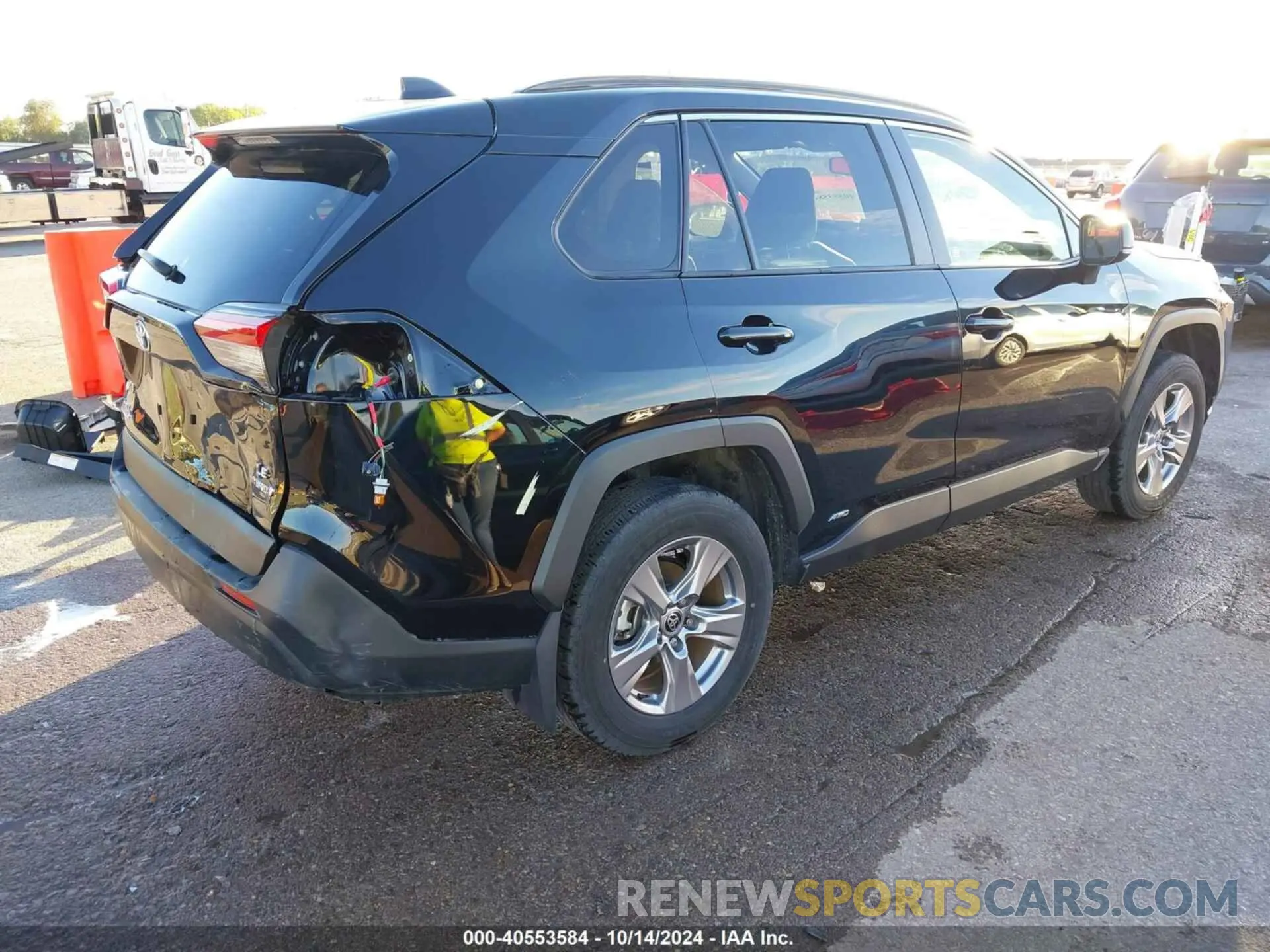 4 Photograph of a damaged car JTMLWRFV8ND147718 TOYOTA RAV4 HYBRID 2022