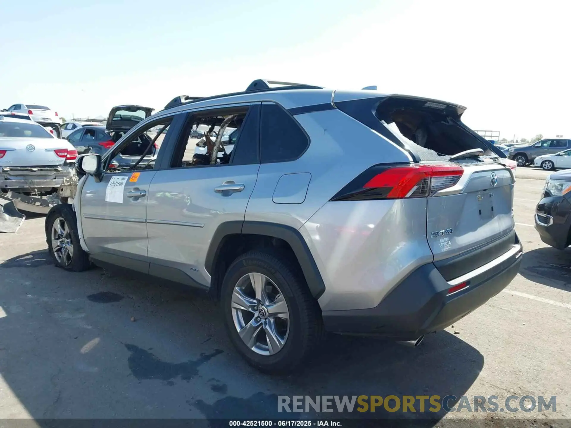 3 Фотография поврежденного автомобиля JTMRWRFV2ND139754 TOYOTA RAV4 HYBRID 2022