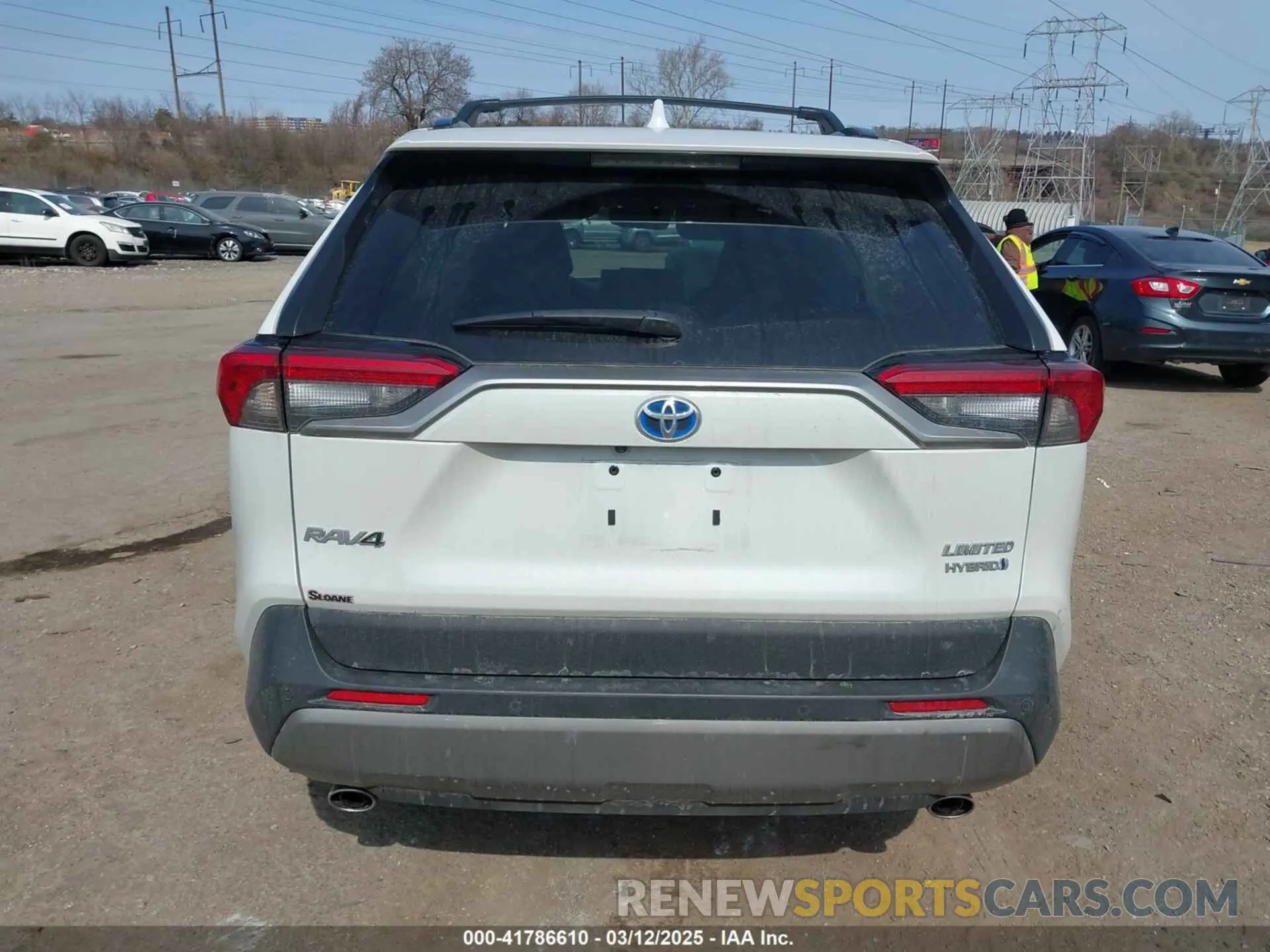 17 Photograph of a damaged car 2T3D6RFV5PW043438 TOYOTA RAV4 HYBRID 2023