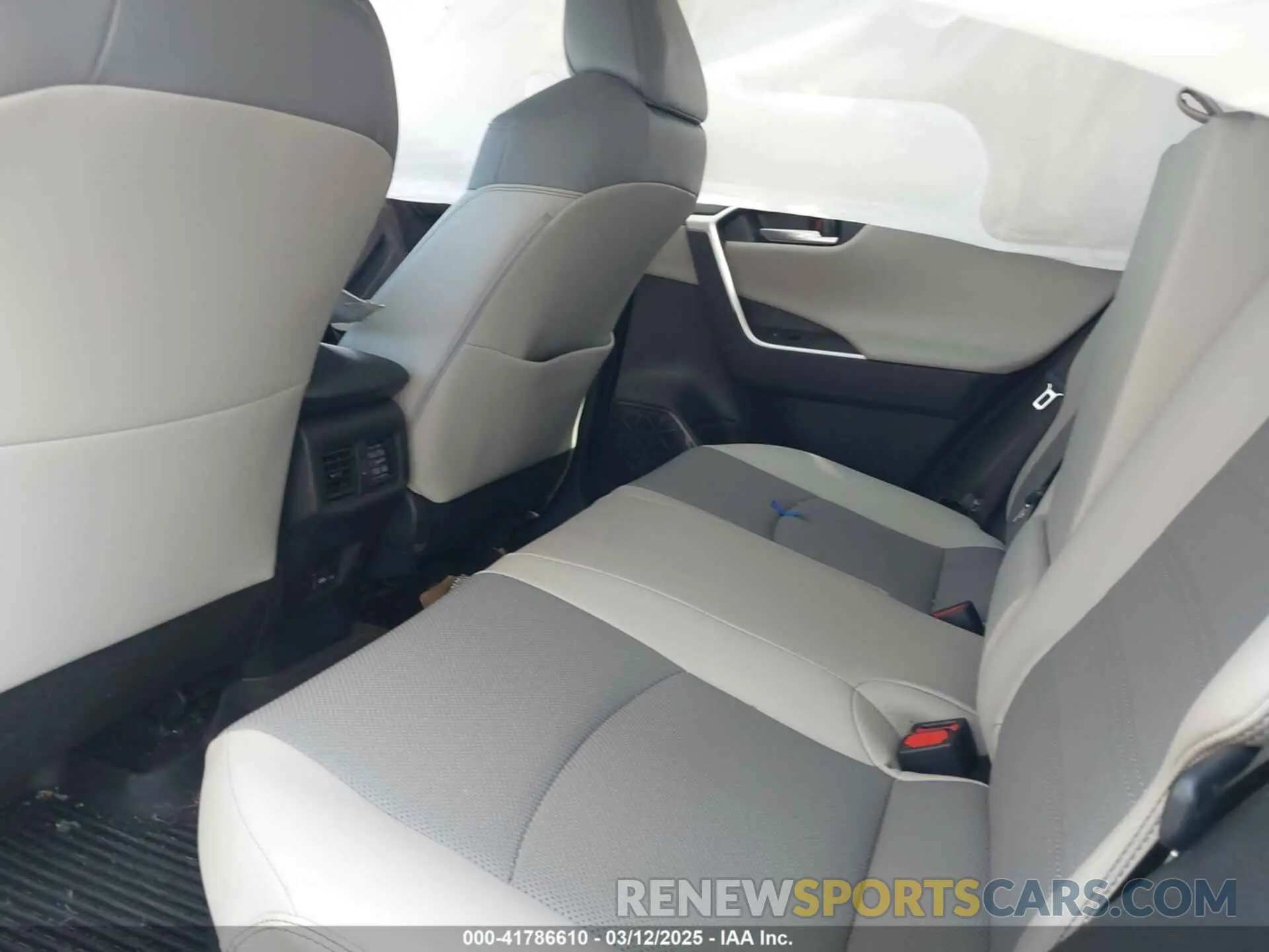 8 Photograph of a damaged car 2T3D6RFV5PW043438 TOYOTA RAV4 HYBRID 2023