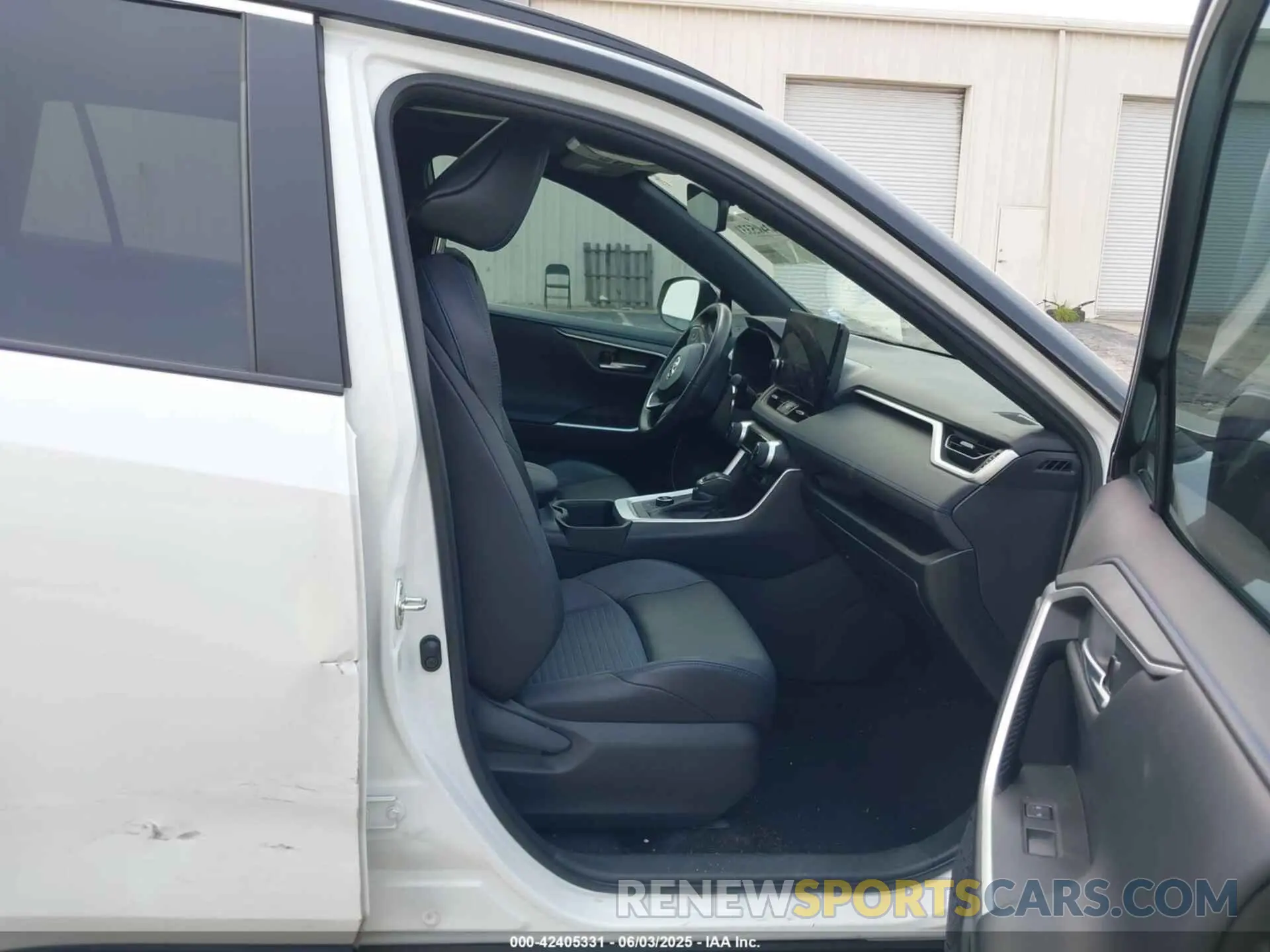 5 Photograph of a damaged car 2T3E6RFV5PW041418 TOYOTA RAV4 HYBRID 2023