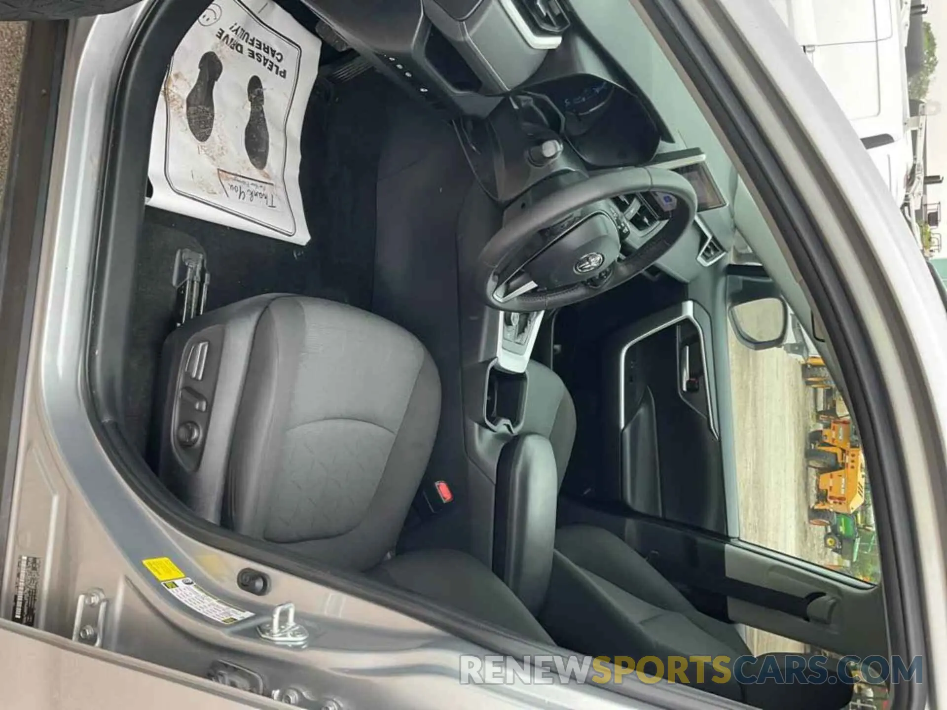1 Фотография поврежденного автомобиля 2T3RWRFV2PW175238 TOYOTA RAV4 HYBRID 2023