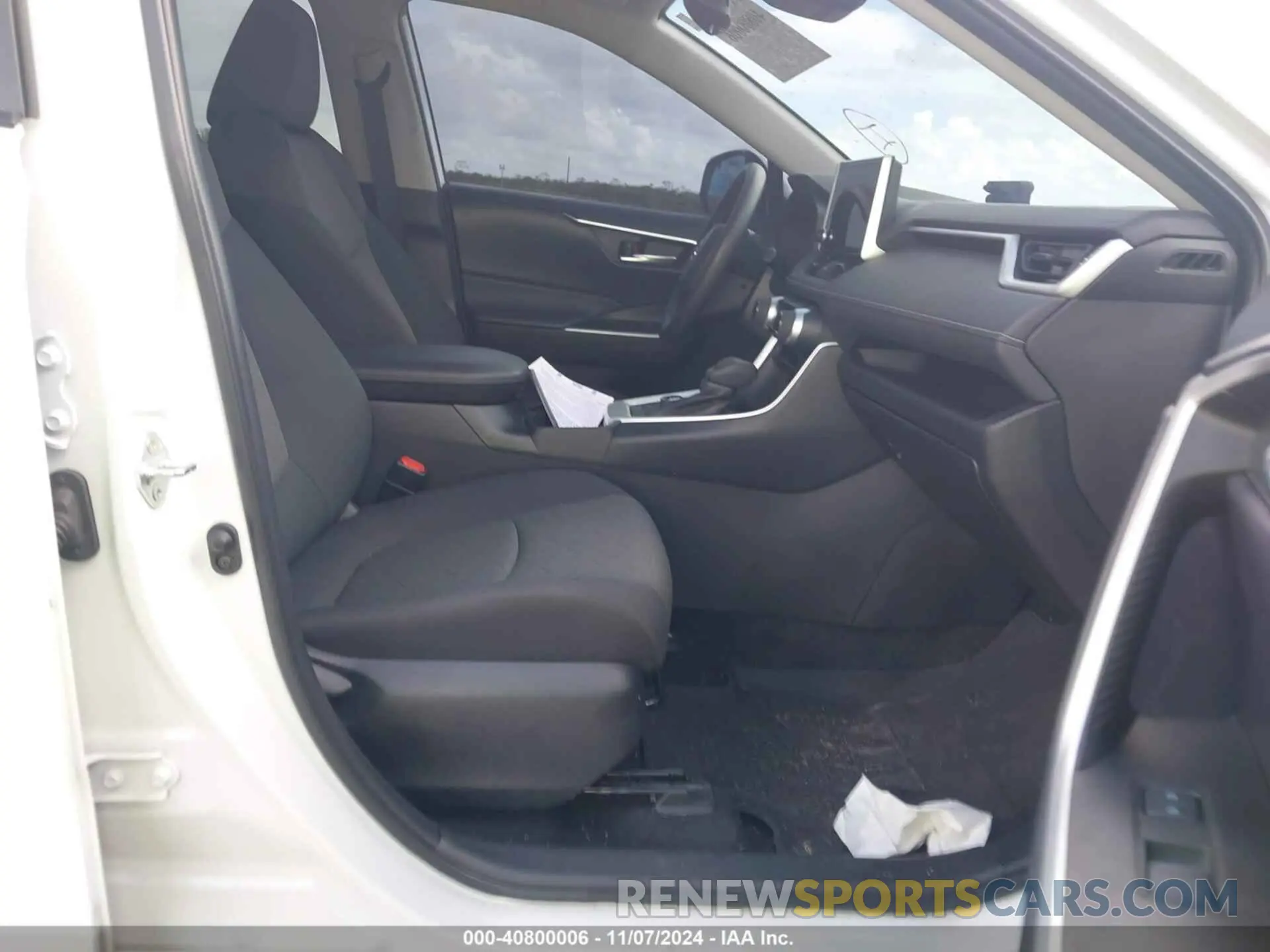 5 Фотография поврежденного автомобиля 2T3UWRFV0PW181100 TOYOTA RAV4 HYBRID 2023