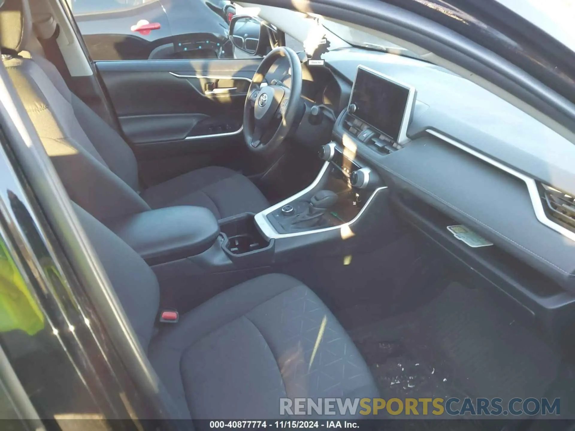 5 Photograph of a damaged car 2T3UWRFV1PW185916 TOYOTA RAV4 HYBRID 2023