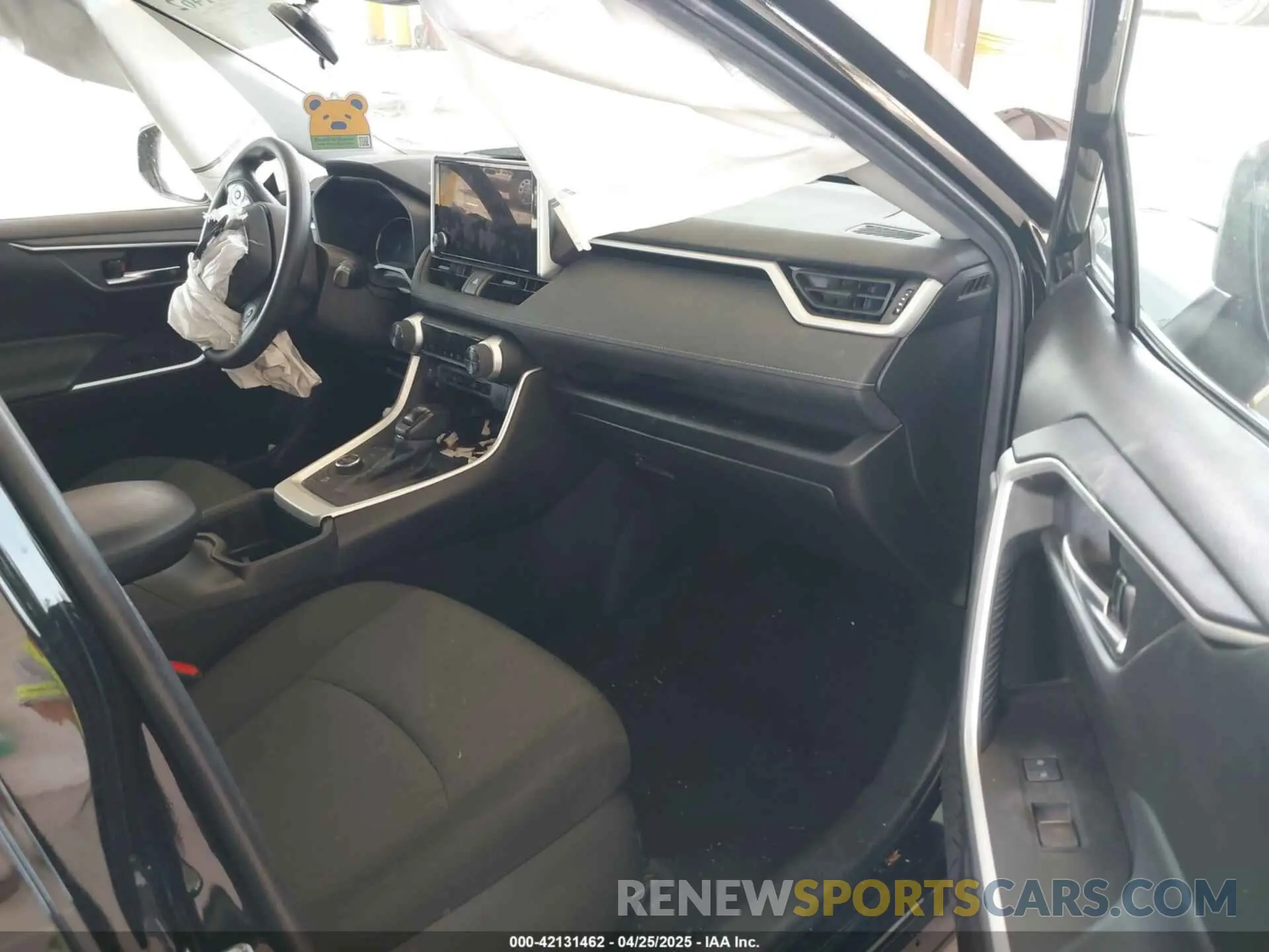 5 Photograph of a damaged car 2T3UWRFVXPW152171 TOYOTA RAV4 HYBRID 2023