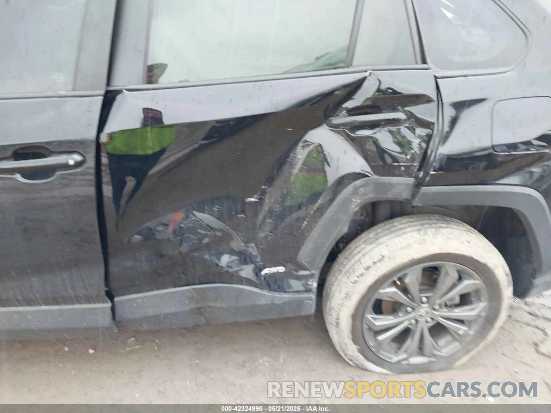 6 Photograph of a damaged car 4T3B6RFV6PU126643 TOYOTA RAV4 HYBRID 2023