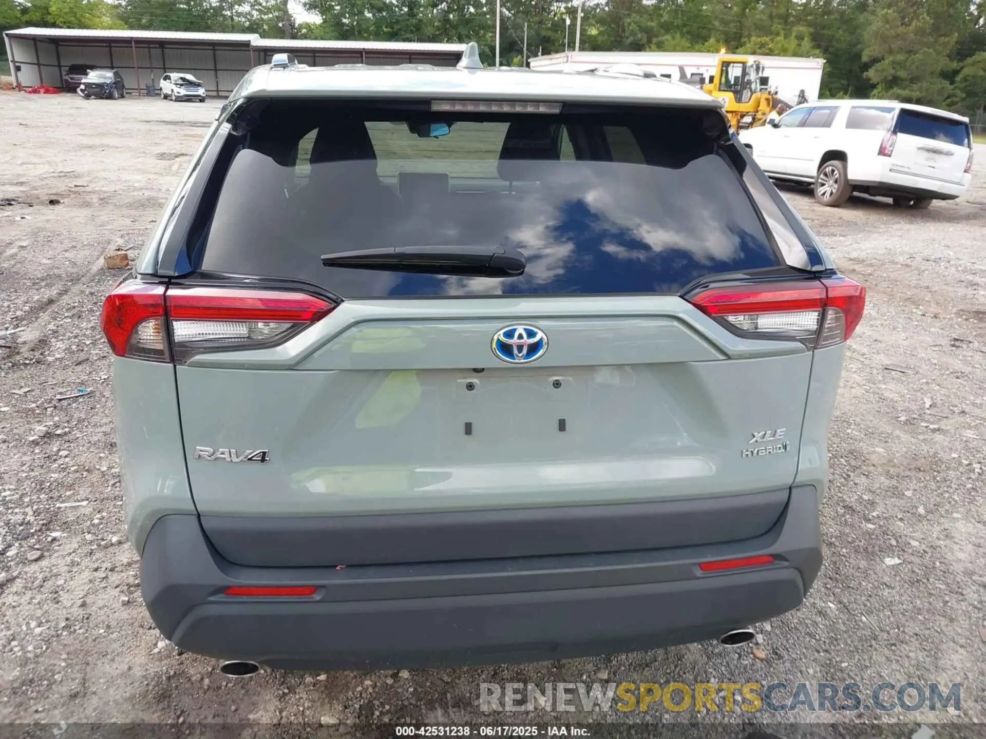 17 Photograph of a damaged car 4T3B6RFVXPU120179 TOYOTA RAV4 HYBRID 2023
