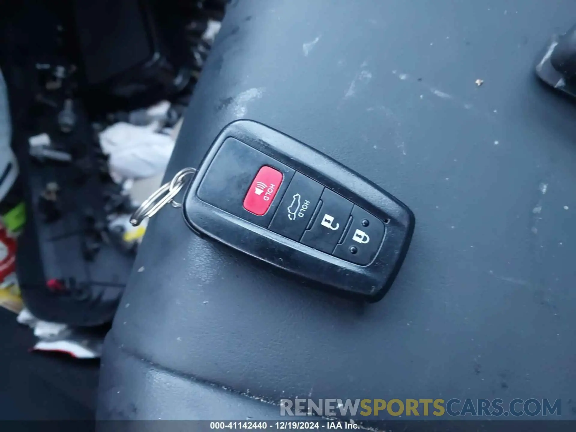 11 Photograph of a damaged car 4T3E6RFV1PU128331 TOYOTA RAV4 HYBRID 2023
