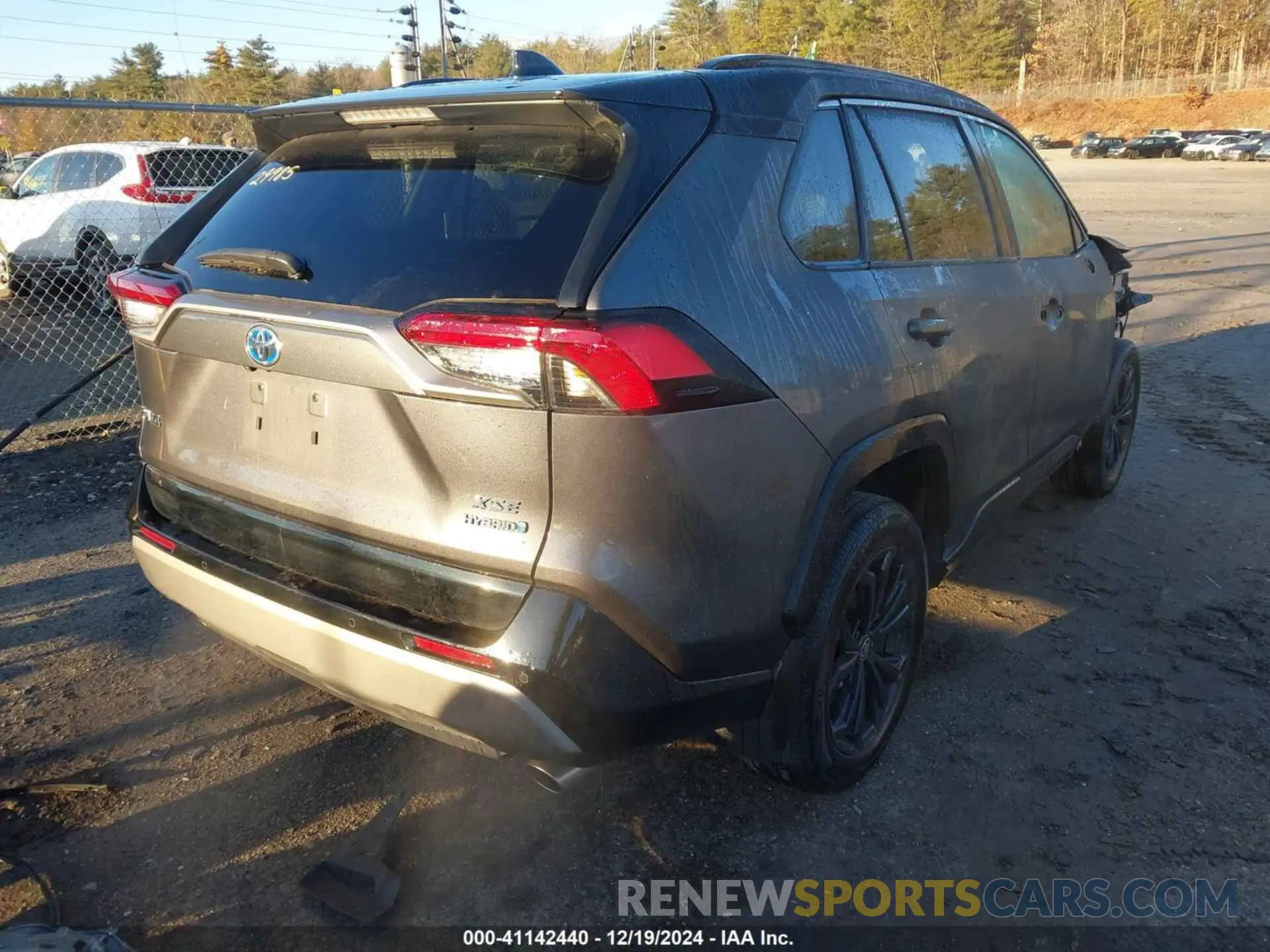 4 Photograph of a damaged car 4T3E6RFV1PU128331 TOYOTA RAV4 HYBRID 2023