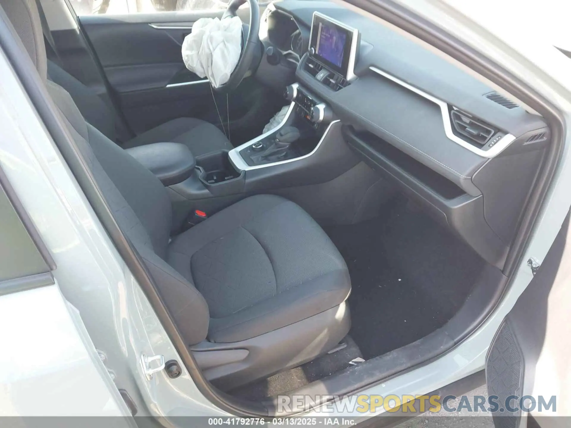 5 Photograph of a damaged car 4T3RWRFV2PU102578 TOYOTA RAV4 HYBRID 2023