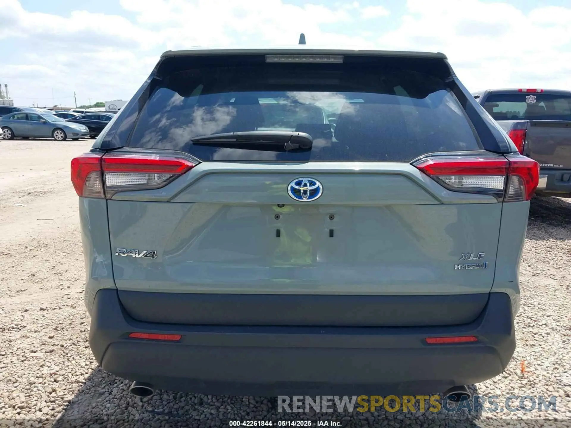16 Photograph of a damaged car 4T3RWRFV6PU106620 TOYOTA RAV4 HYBRID 2023