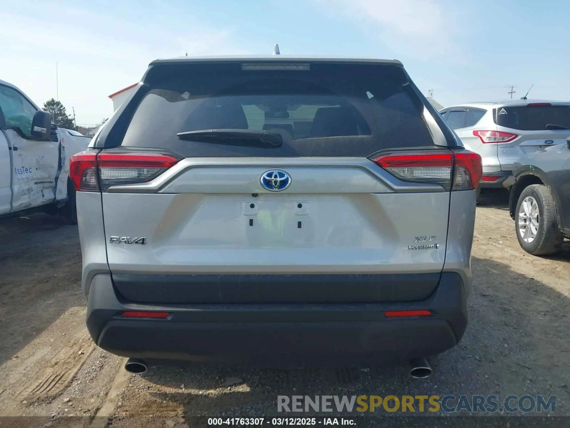 16 Photograph of a damaged car 4T3RWRFV8PU083972 TOYOTA RAV4 HYBRID 2023