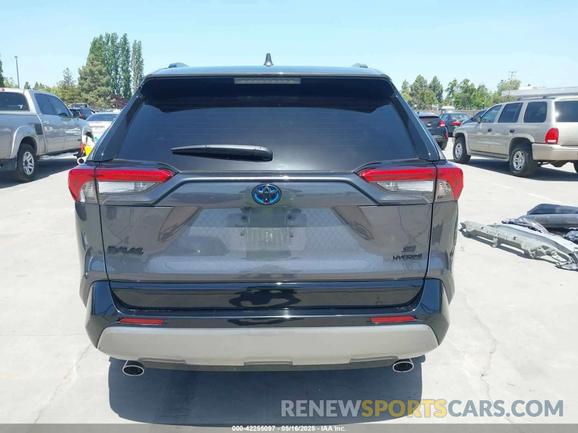 17 Photograph of a damaged car 4T3T6RFVXPU110191 TOYOTA RAV4 HYBRID 2023