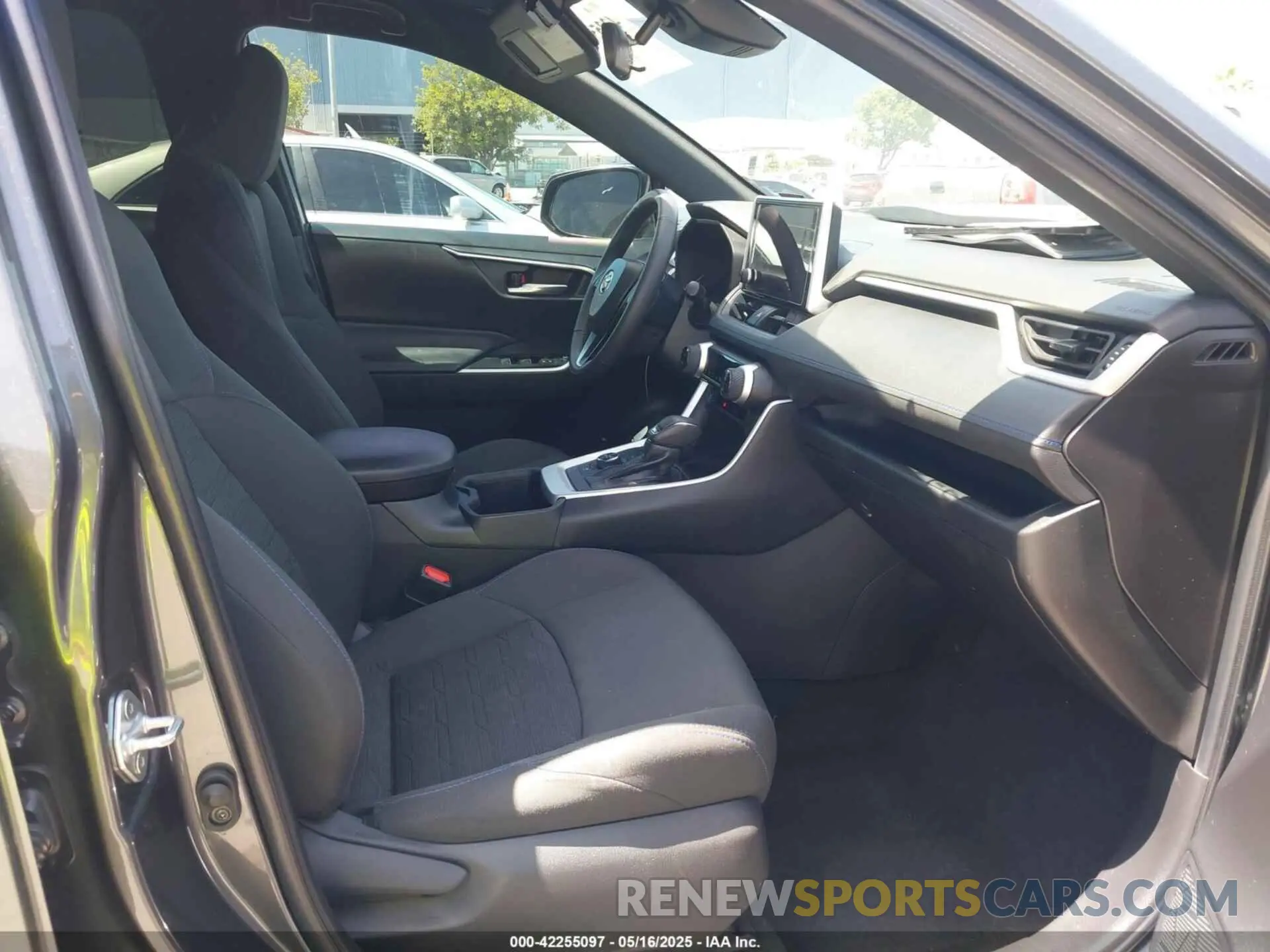 5 Photograph of a damaged car 4T3T6RFVXPU110191 TOYOTA RAV4 HYBRID 2023