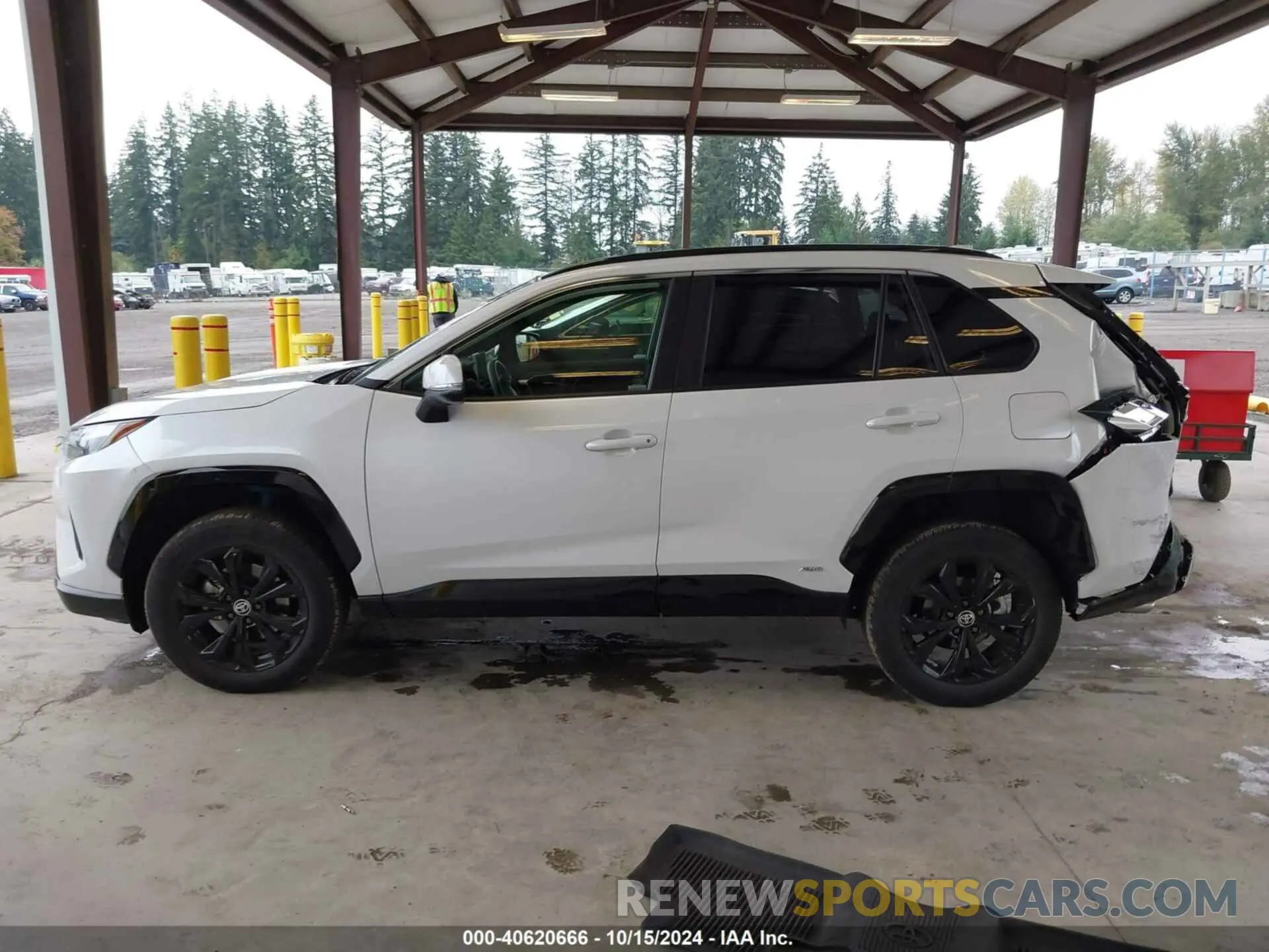14 Фотография поврежденного автомобиля JTM16RFV2PD094959 TOYOTA RAV4 HYBRID 2023