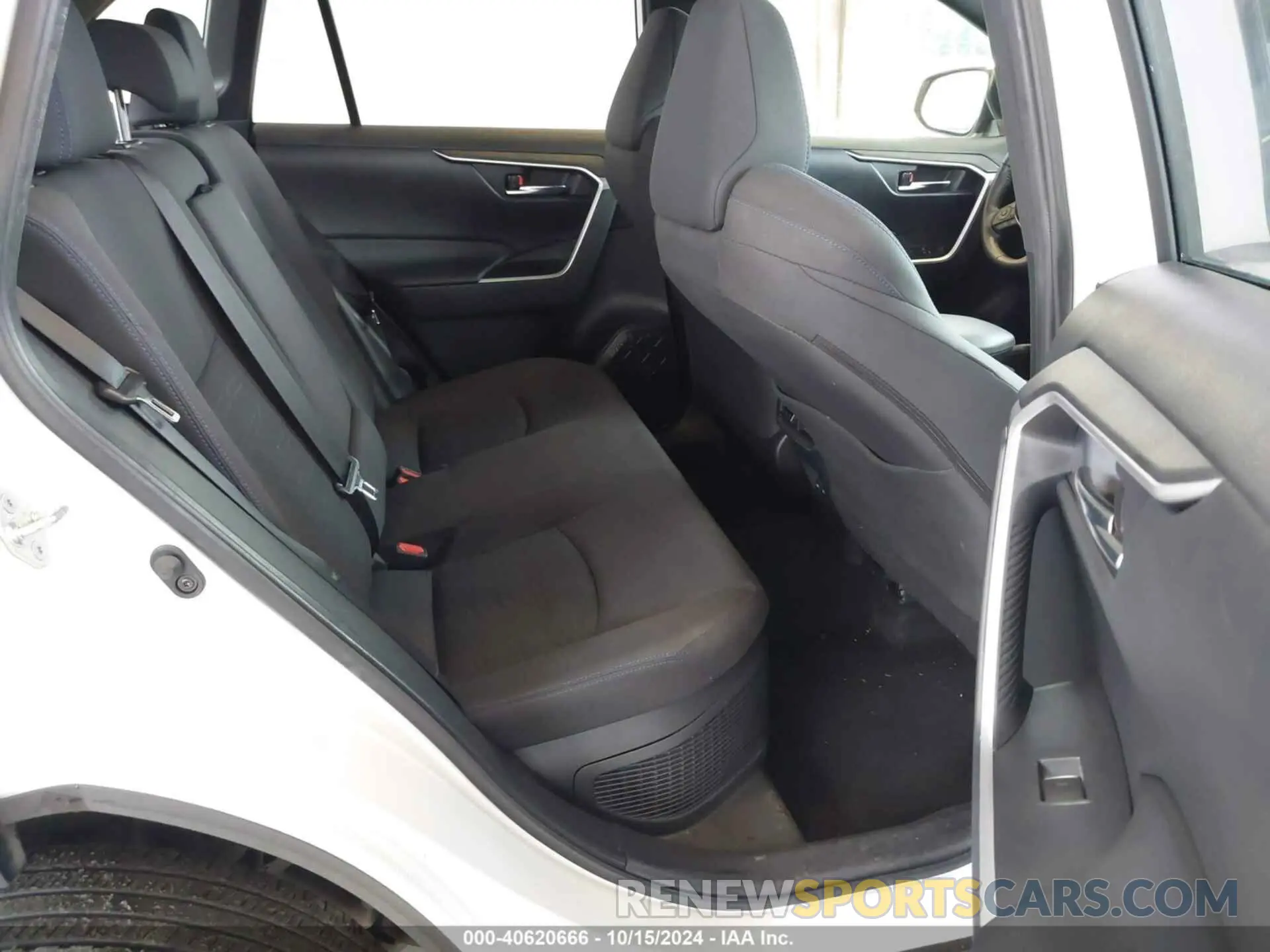 8 Фотография поврежденного автомобиля JTM16RFV2PD094959 TOYOTA RAV4 HYBRID 2023