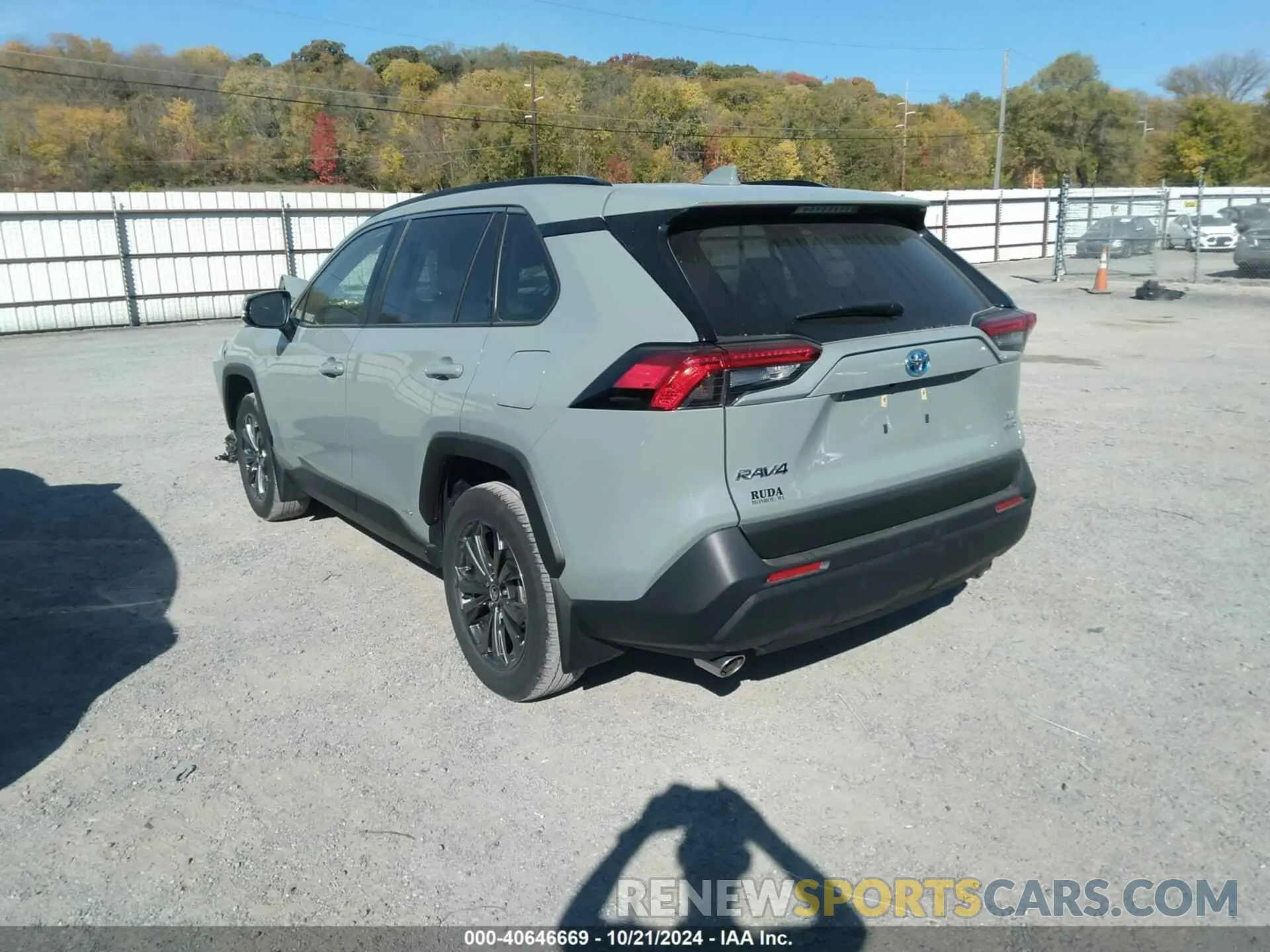 3 Фотография поврежденного автомобиля JTMB6RFV0PD113996 TOYOTA RAV4 HYBRID 2023