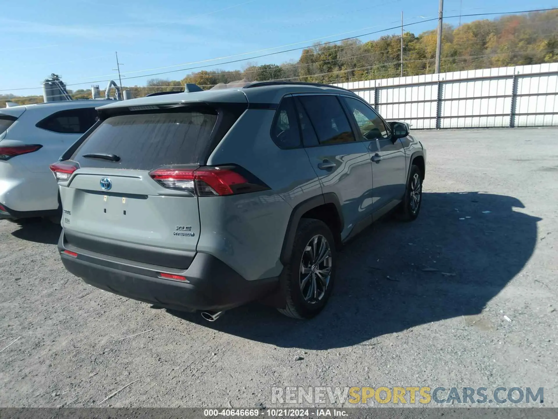 4 Фотография поврежденного автомобиля JTMB6RFV0PD113996 TOYOTA RAV4 HYBRID 2023