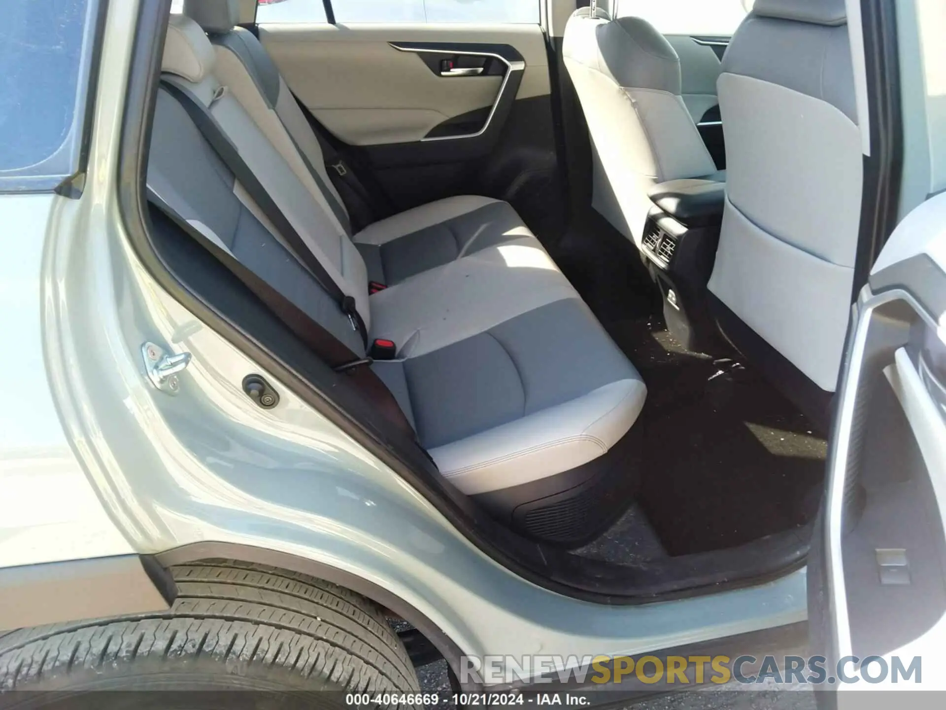 8 Фотография поврежденного автомобиля JTMB6RFV0PD113996 TOYOTA RAV4 HYBRID 2023