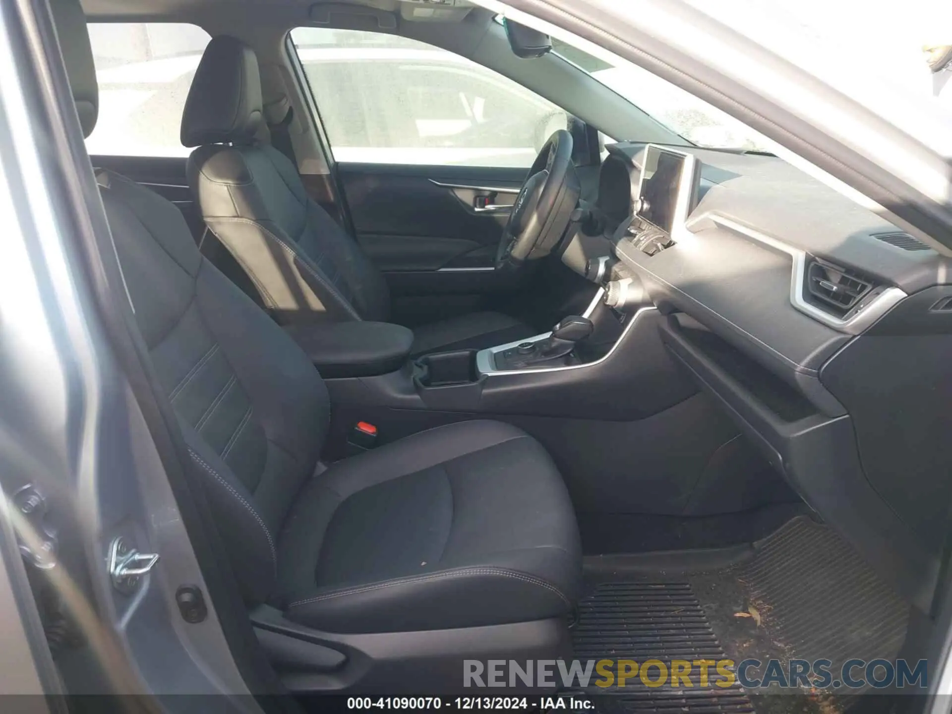 5 Photograph of a damaged car JTMB6RFV3PD108050 TOYOTA RAV4 HYBRID 2023