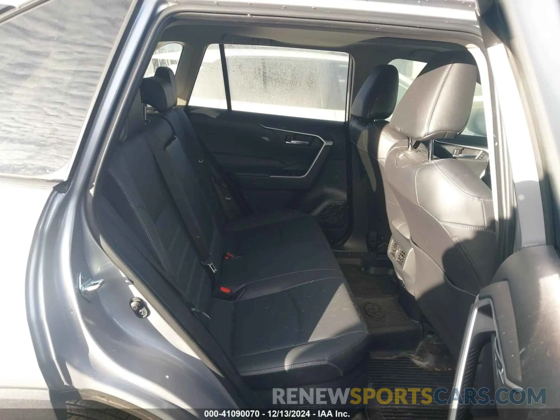 8 Photograph of a damaged car JTMB6RFV3PD108050 TOYOTA RAV4 HYBRID 2023