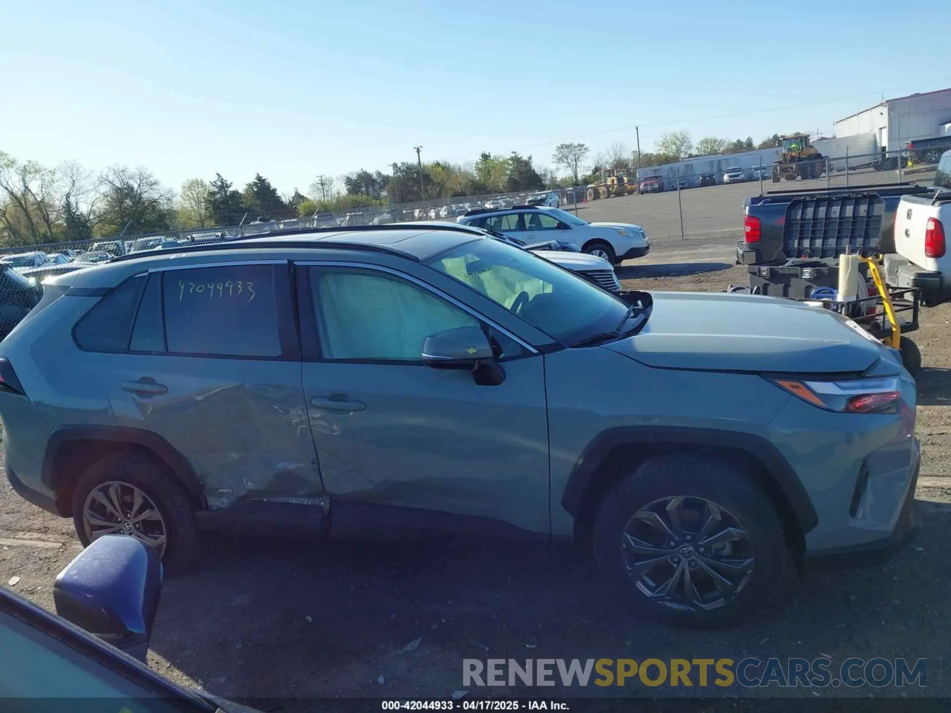 13 Фотография поврежденного автомобиля JTMB6RFV3PD116696 TOYOTA RAV4 HYBRID 2023