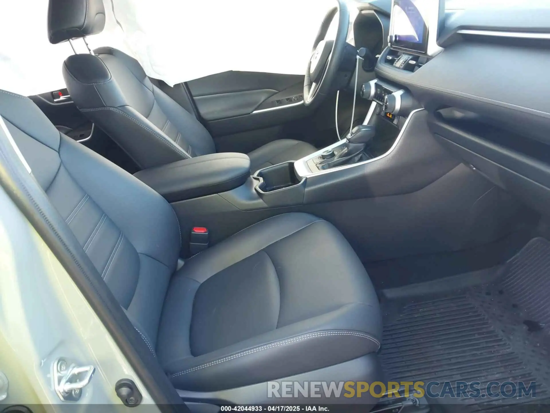 5 Фотография поврежденного автомобиля JTMB6RFV3PD116696 TOYOTA RAV4 HYBRID 2023