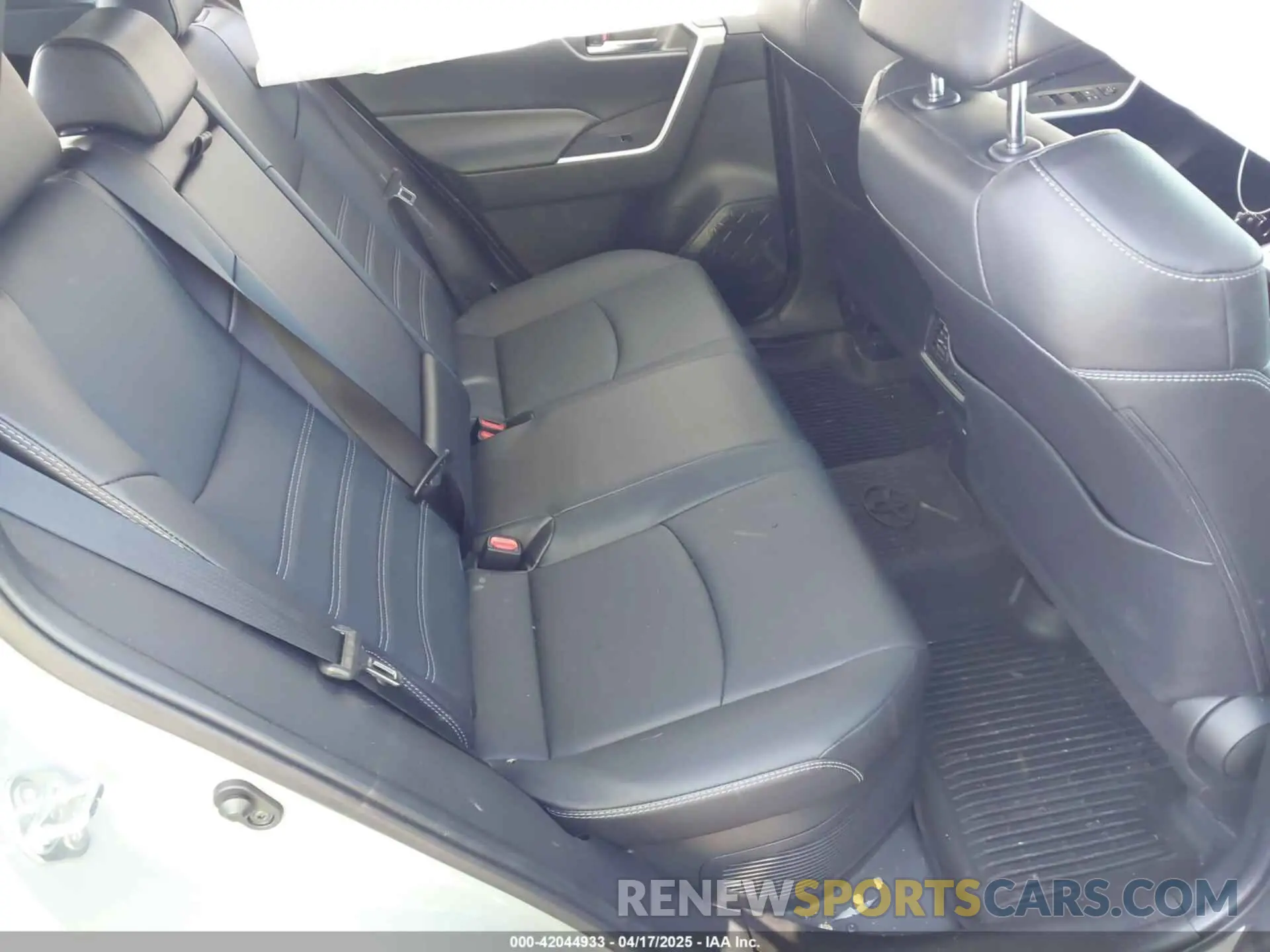 8 Фотография поврежденного автомобиля JTMB6RFV3PD116696 TOYOTA RAV4 HYBRID 2023