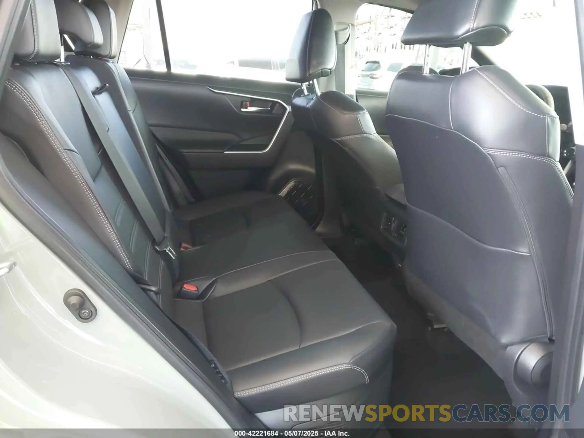 8 Photograph of a damaged car JTMB6RFV4PD097043 TOYOTA RAV4 HYBRID 2023