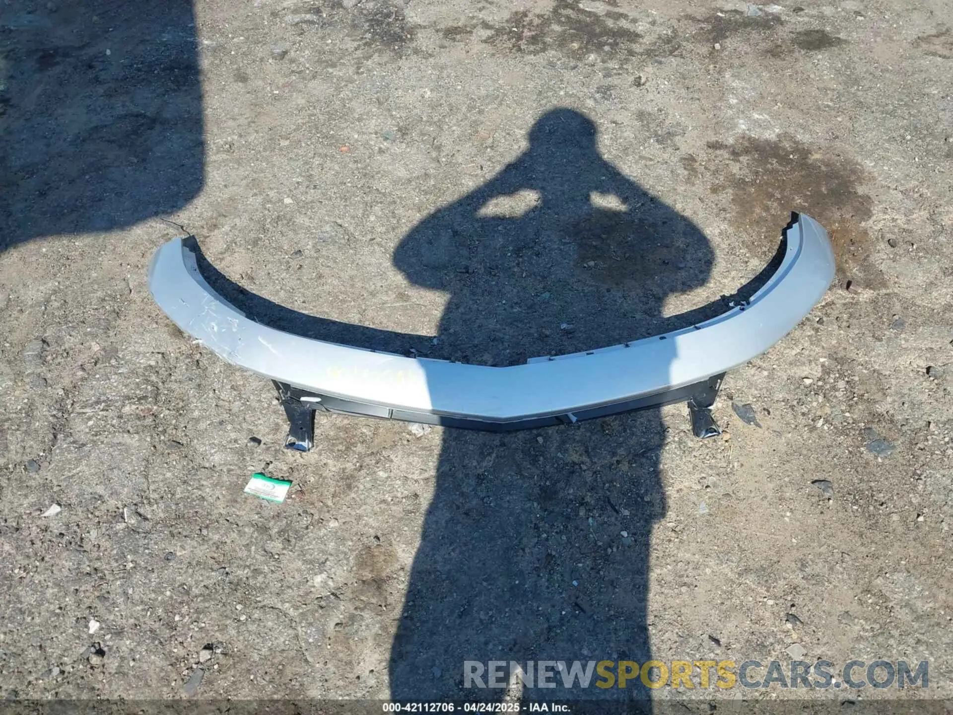12 Photograph of a damaged car JTMB6RFV4PD098886 TOYOTA RAV4 HYBRID 2023