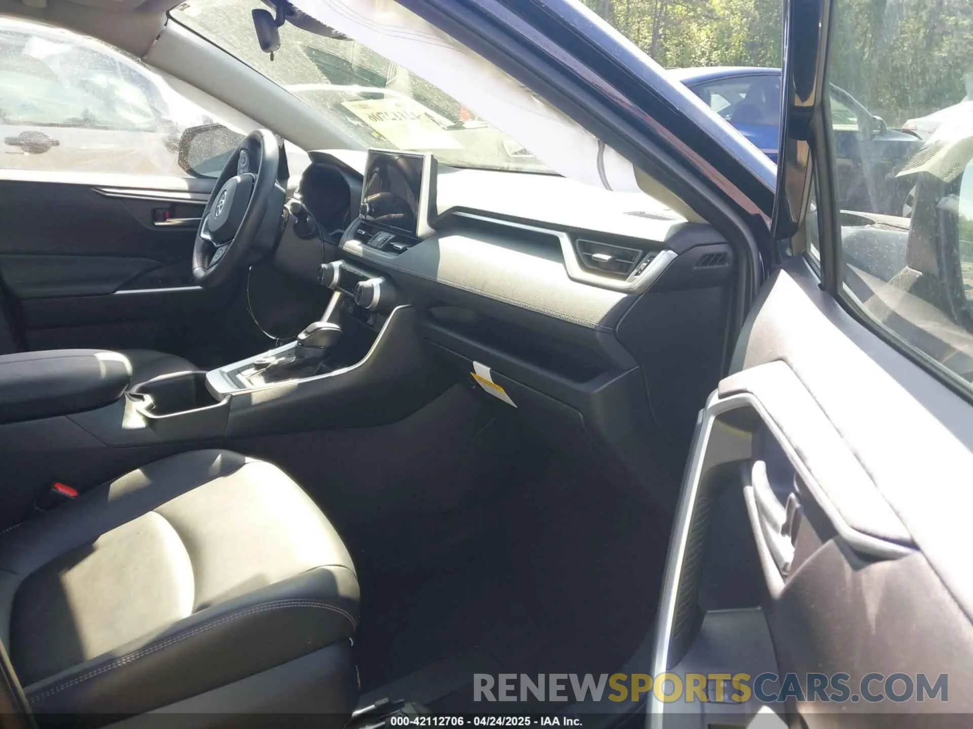 5 Photograph of a damaged car JTMB6RFV4PD098886 TOYOTA RAV4 HYBRID 2023