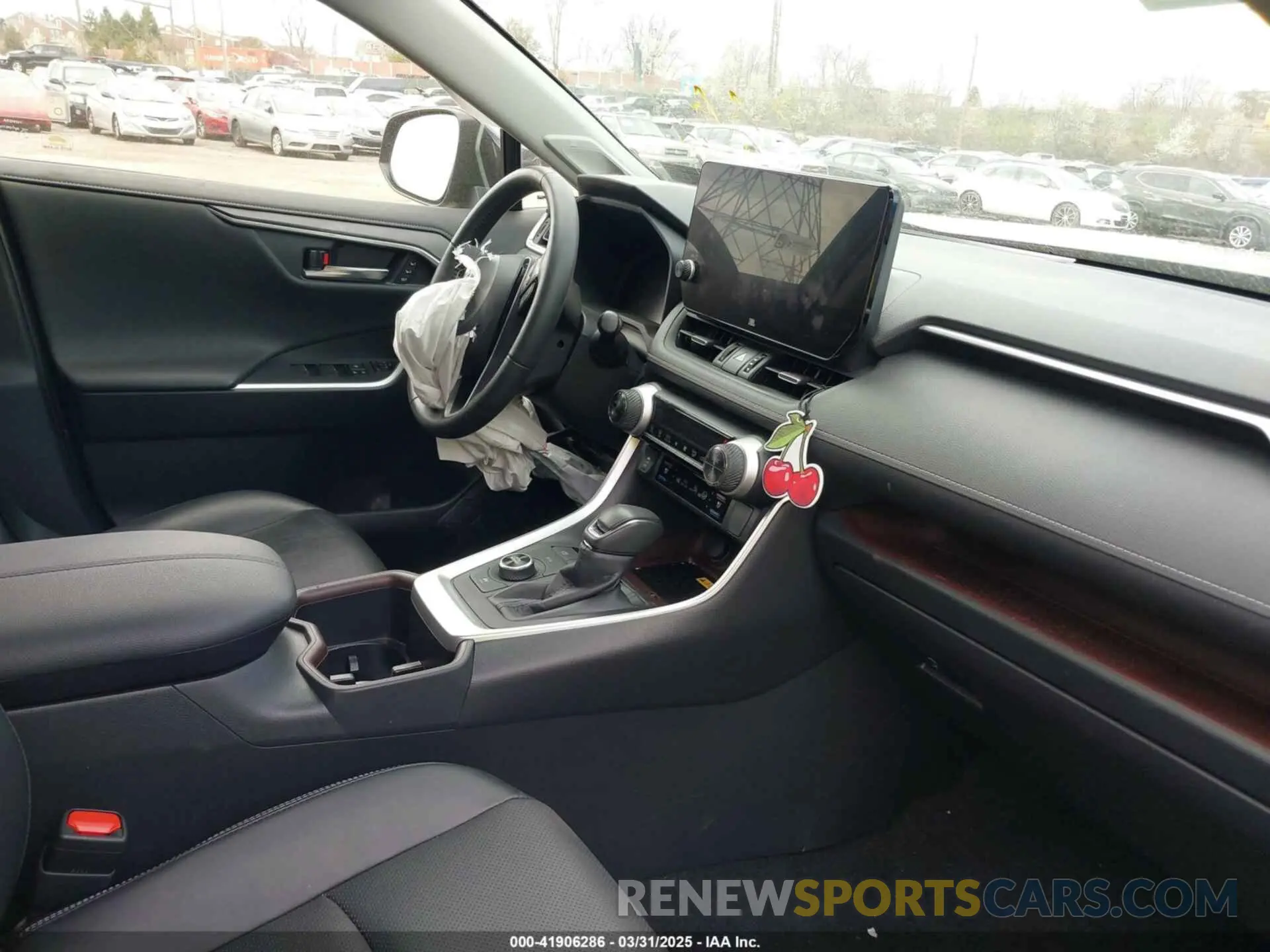 5 Photograph of a damaged car JTMD6RFV9PD095992 TOYOTA RAV4 HYBRID 2023