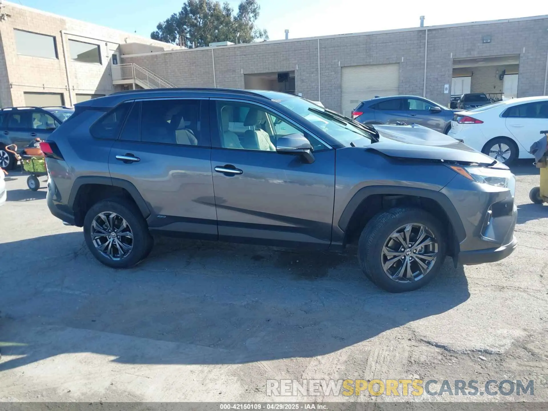 12 Фотография поврежденного автомобиля JTMD6RFVXPD096861 TOYOTA RAV4 HYBRID 2023