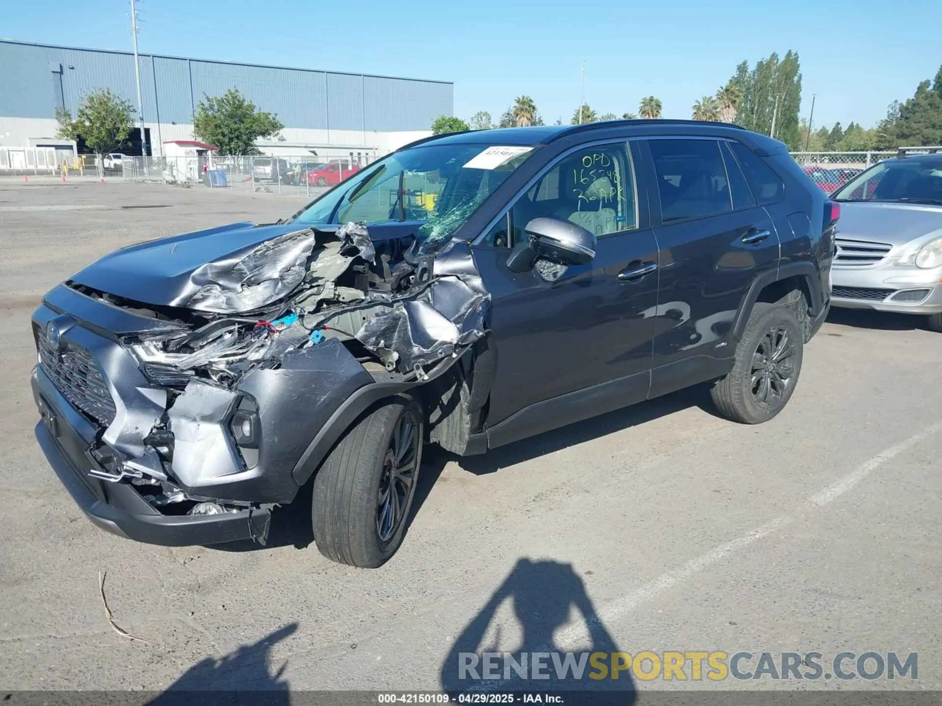 2 Фотография поврежденного автомобиля JTMD6RFVXPD096861 TOYOTA RAV4 HYBRID 2023