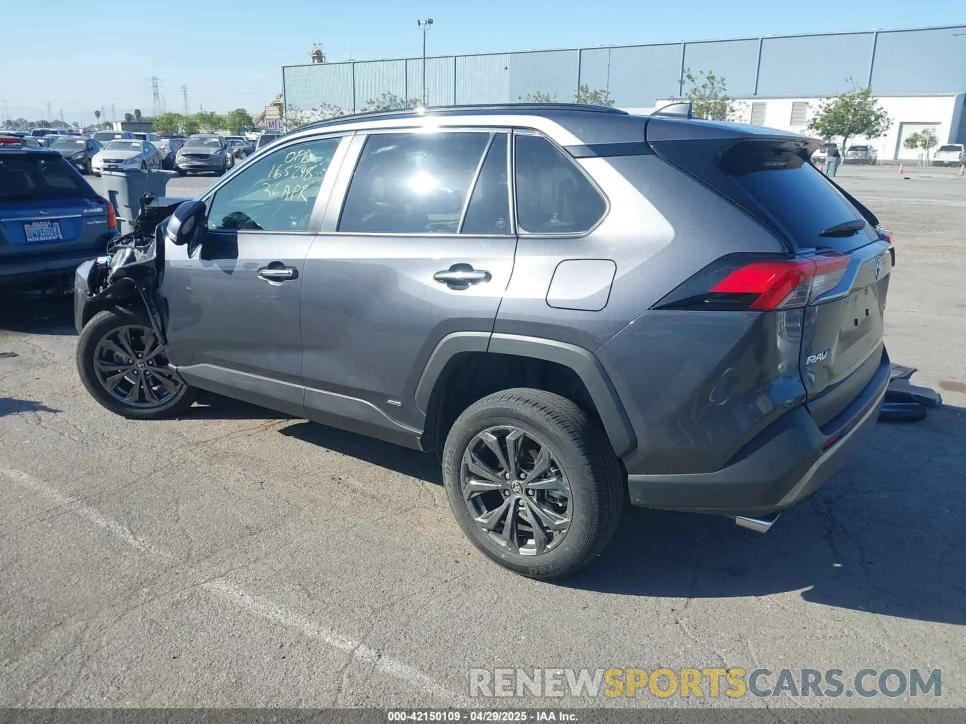 3 Фотография поврежденного автомобиля JTMD6RFVXPD096861 TOYOTA RAV4 HYBRID 2023