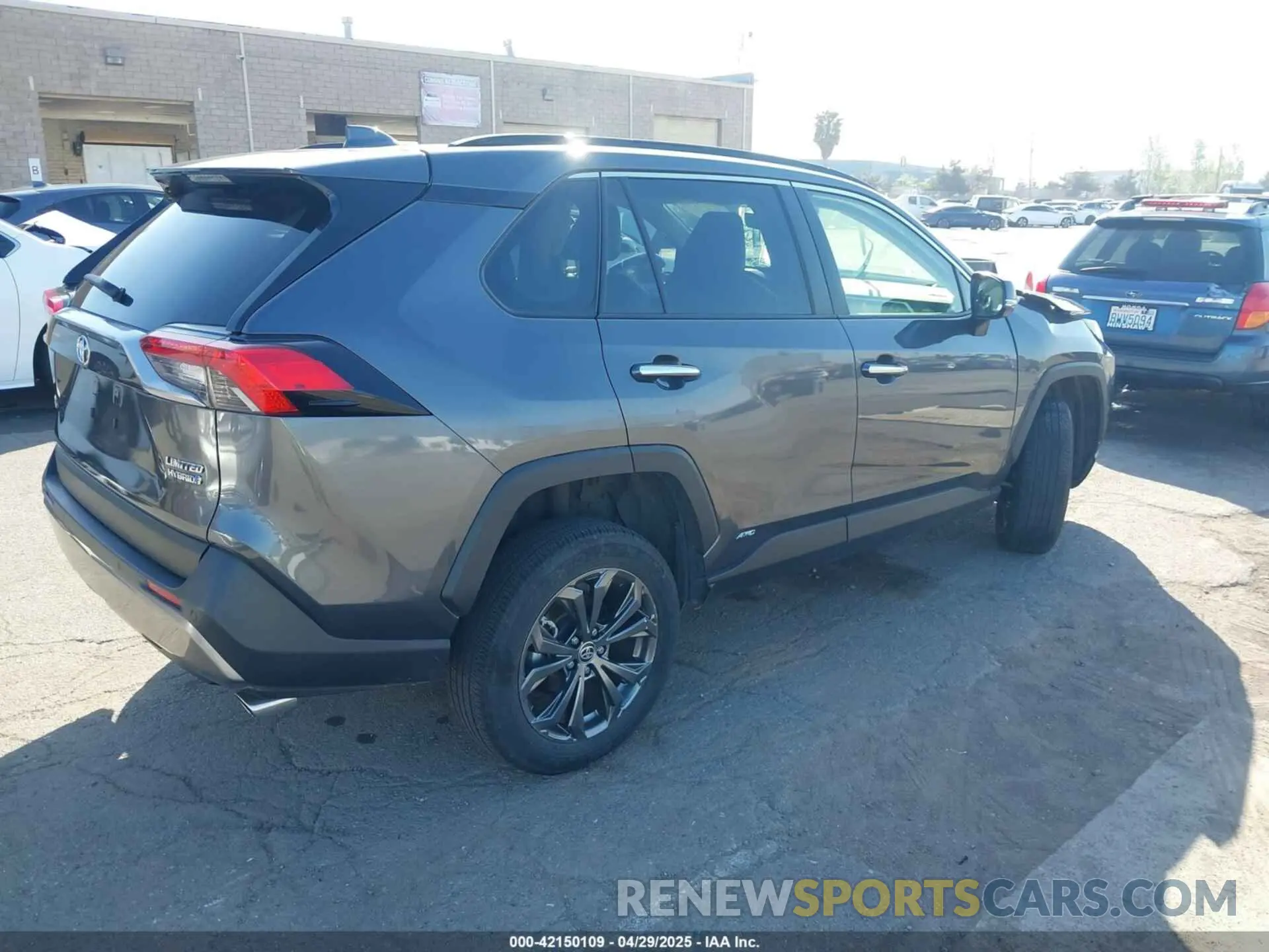 4 Фотография поврежденного автомобиля JTMD6RFVXPD096861 TOYOTA RAV4 HYBRID 2023