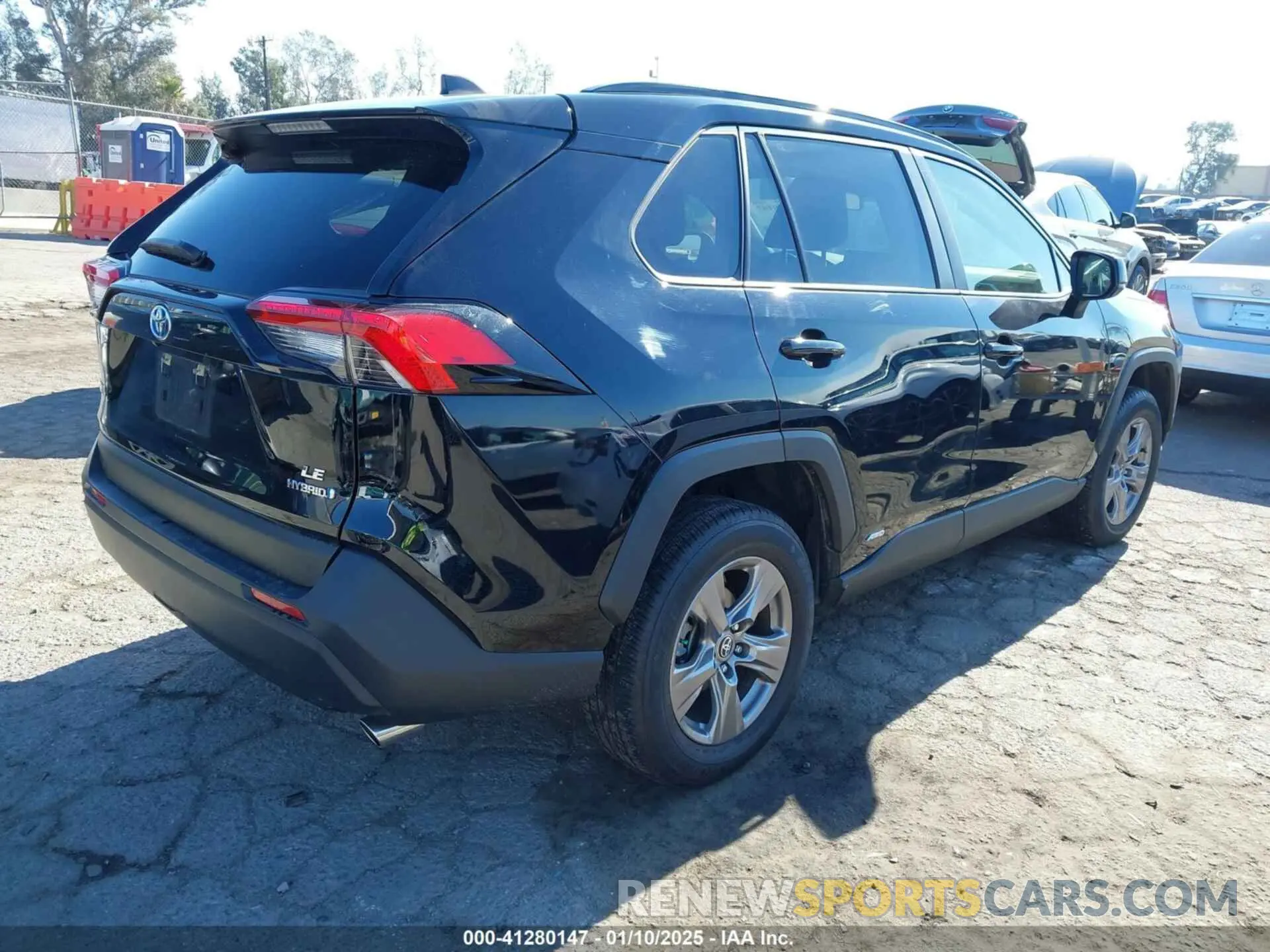 4 Фотография поврежденного автомобиля JTMLWRFV3PD199244 TOYOTA RAV4 HYBRID 2023