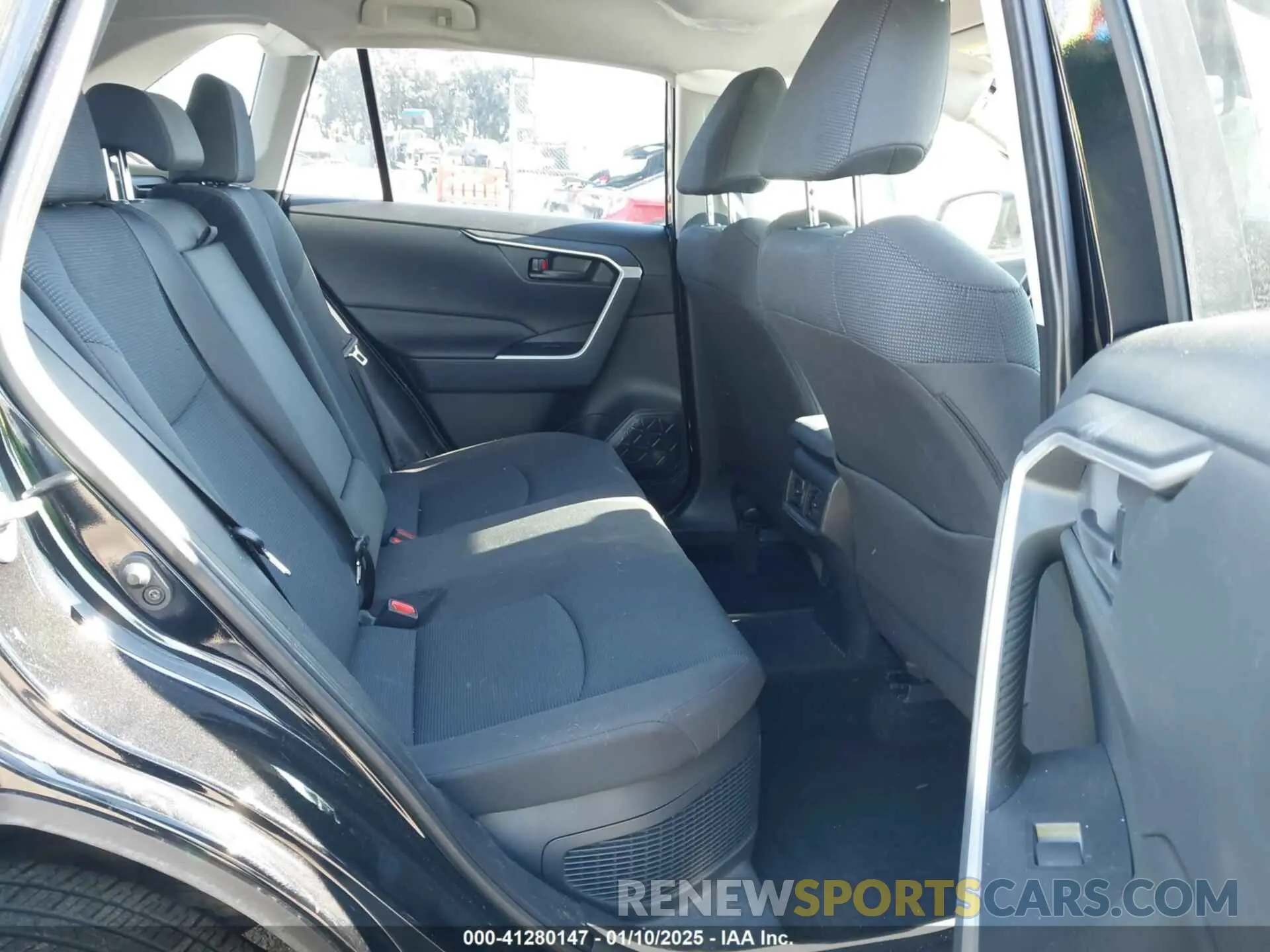 8 Фотография поврежденного автомобиля JTMLWRFV3PD199244 TOYOTA RAV4 HYBRID 2023