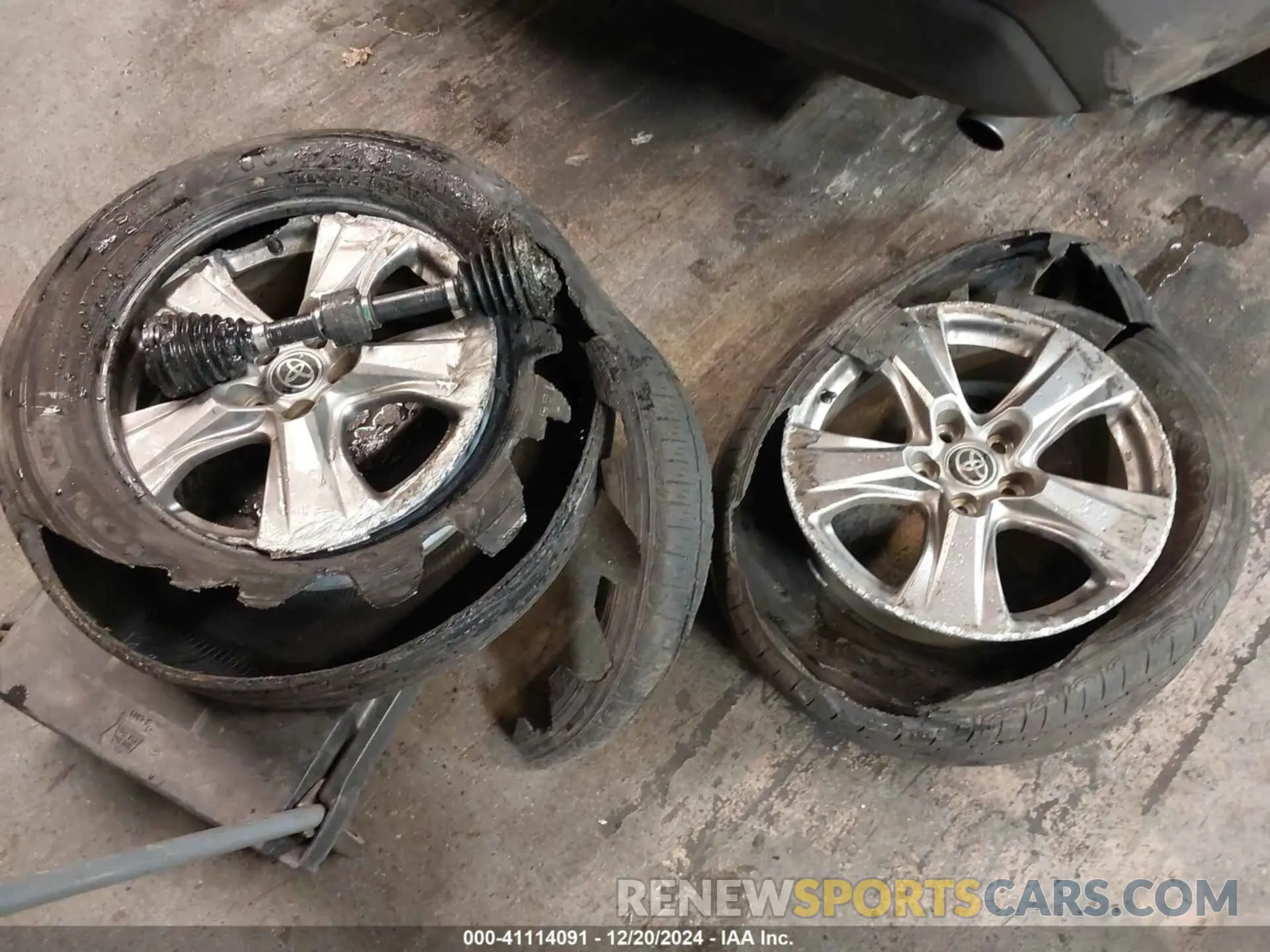 12 Photograph of a damaged car JTMLWRFVXPD571727 TOYOTA RAV4 HYBRID 2023