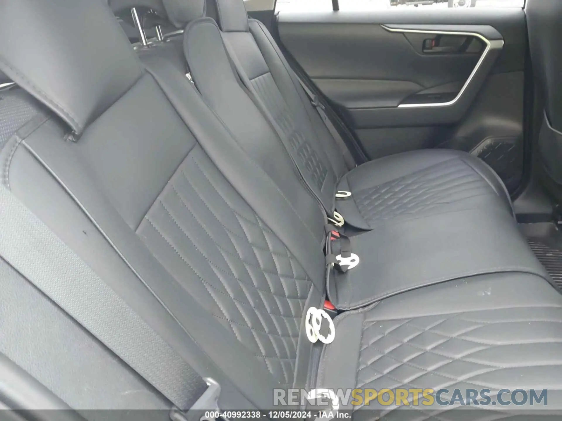 8 Photograph of a damaged car JTMMWRFV5PD191120 TOYOTA RAV4 HYBRID 2023
