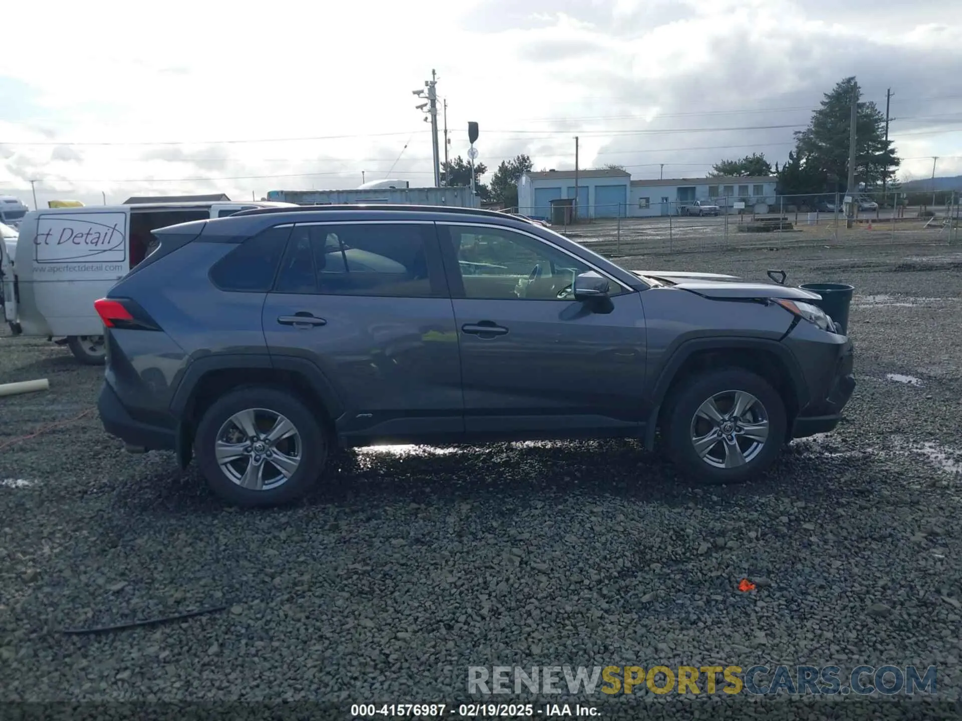 13 Фотография поврежденного автомобиля JTMRWRFV2PD201561 TOYOTA RAV4 HYBRID 2023