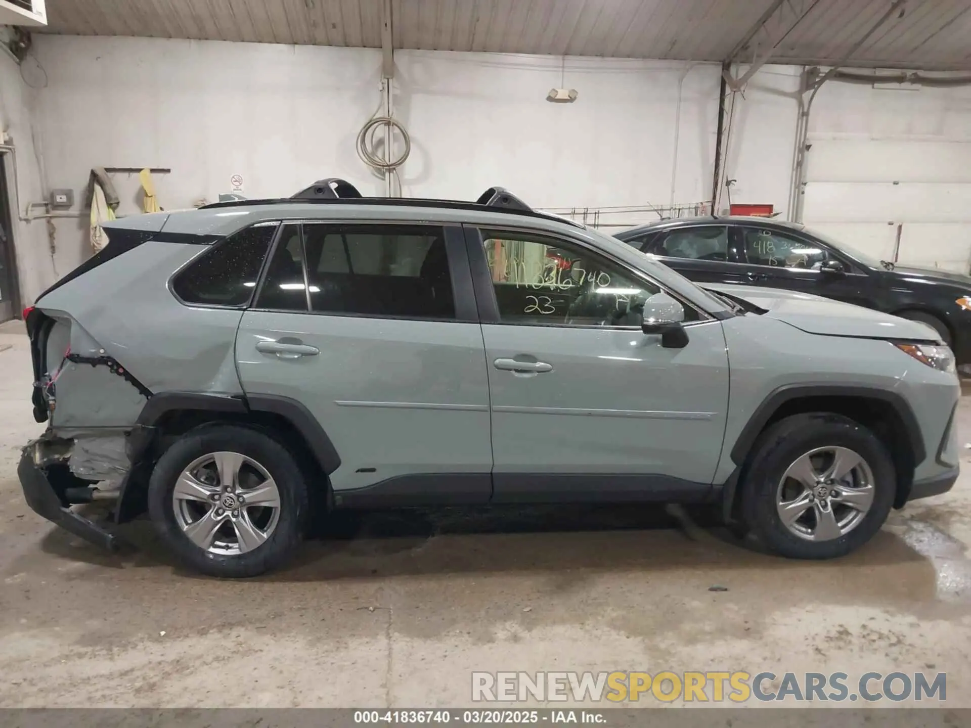 13 Фотография поврежденного автомобиля JTMRWRFV2PD572736 TOYOTA RAV4 HYBRID 2023