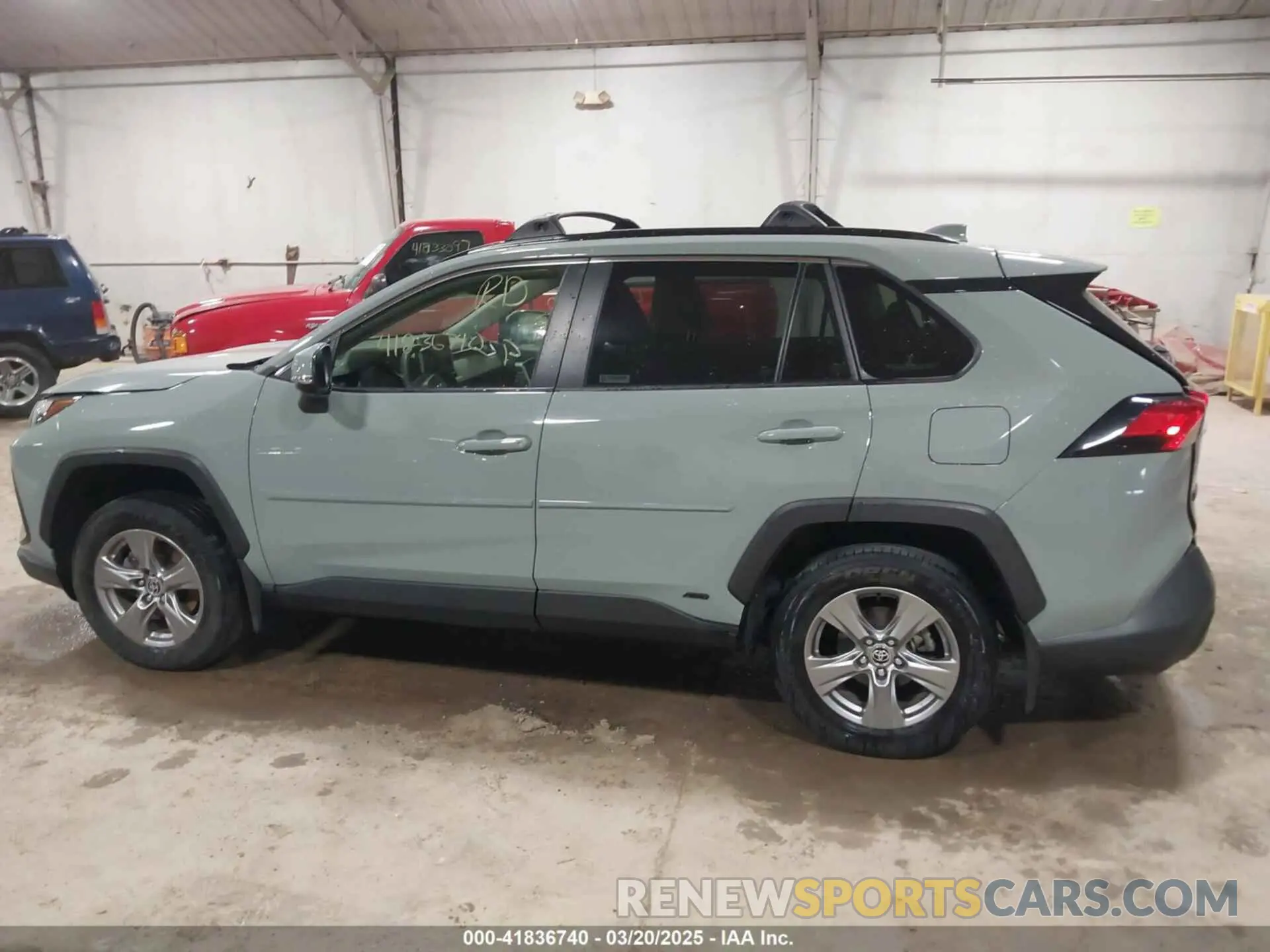 14 Фотография поврежденного автомобиля JTMRWRFV2PD572736 TOYOTA RAV4 HYBRID 2023