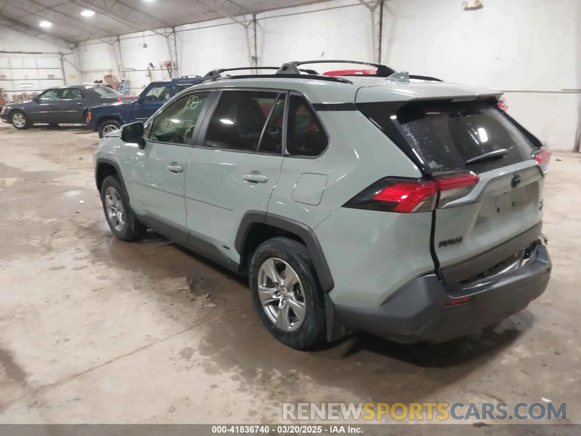 3 Фотография поврежденного автомобиля JTMRWRFV2PD572736 TOYOTA RAV4 HYBRID 2023